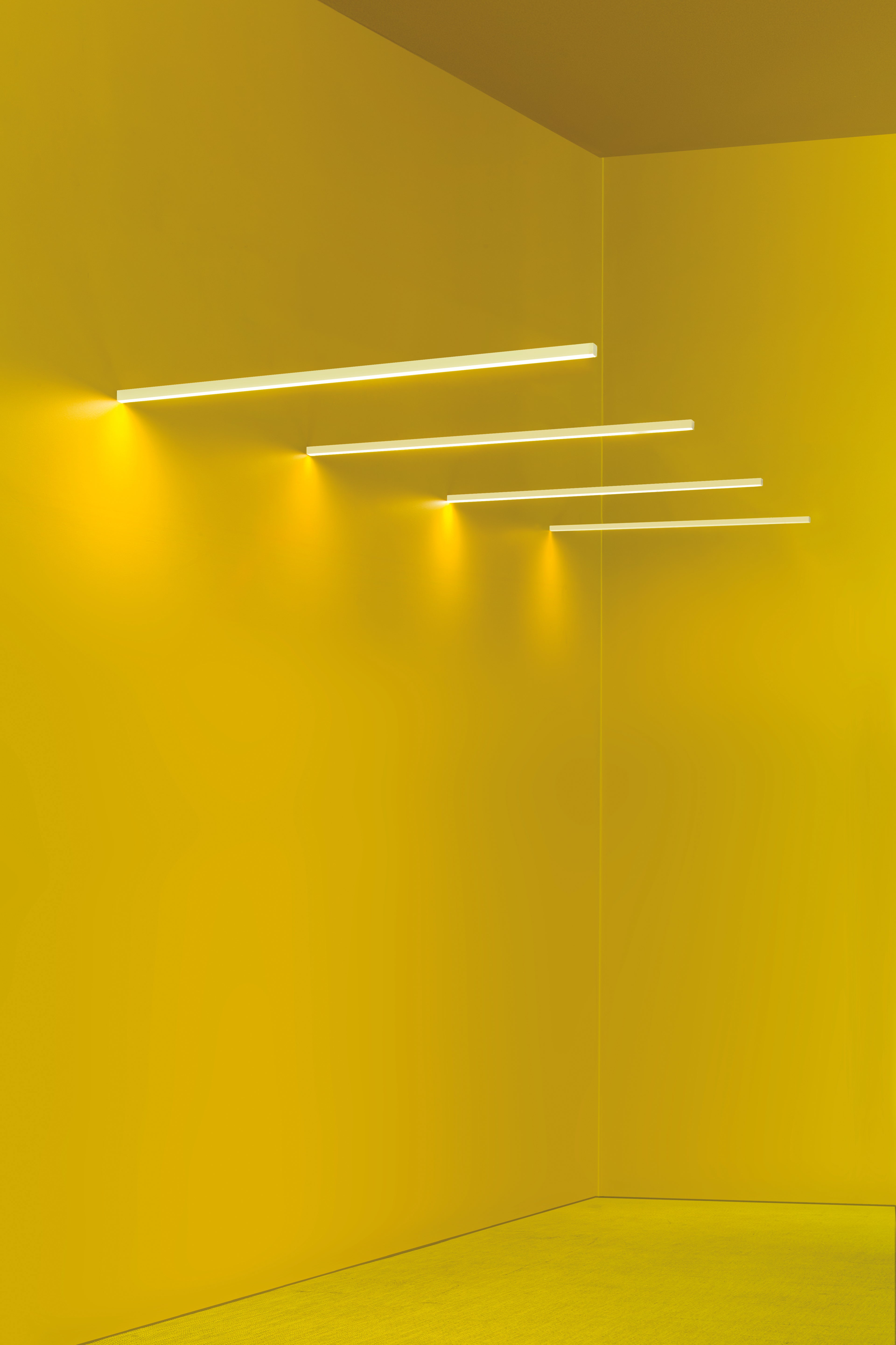 Wandleuchte mit Ausleger LINESCAPES CANTILEVERED weiß
