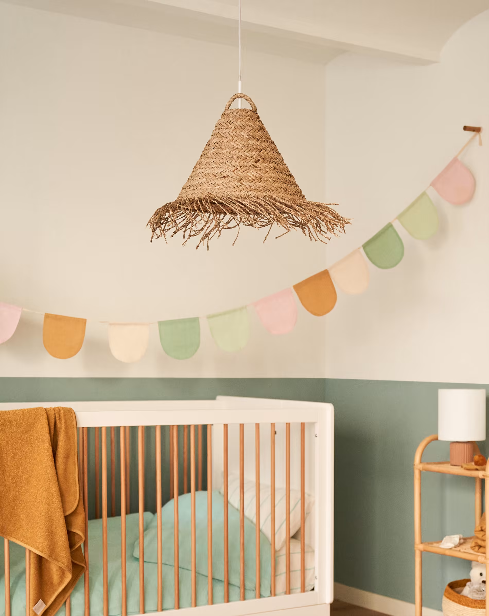 Trójkątna lampa wisząca FONTETA trawa morska La Forma Eye on Design