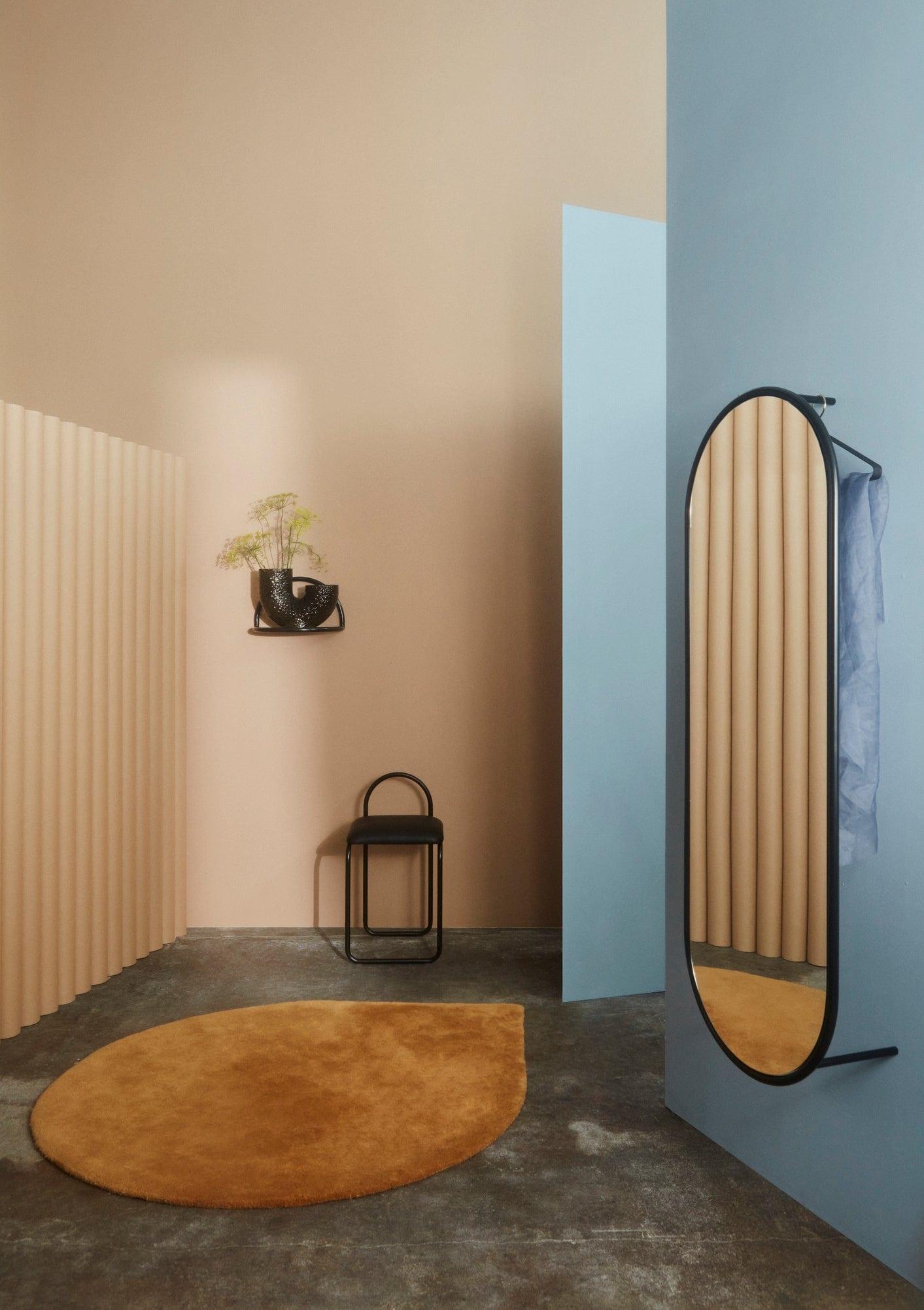 Lustro z wieszakiem ANGUI czarna rama AYTM Eye on Design