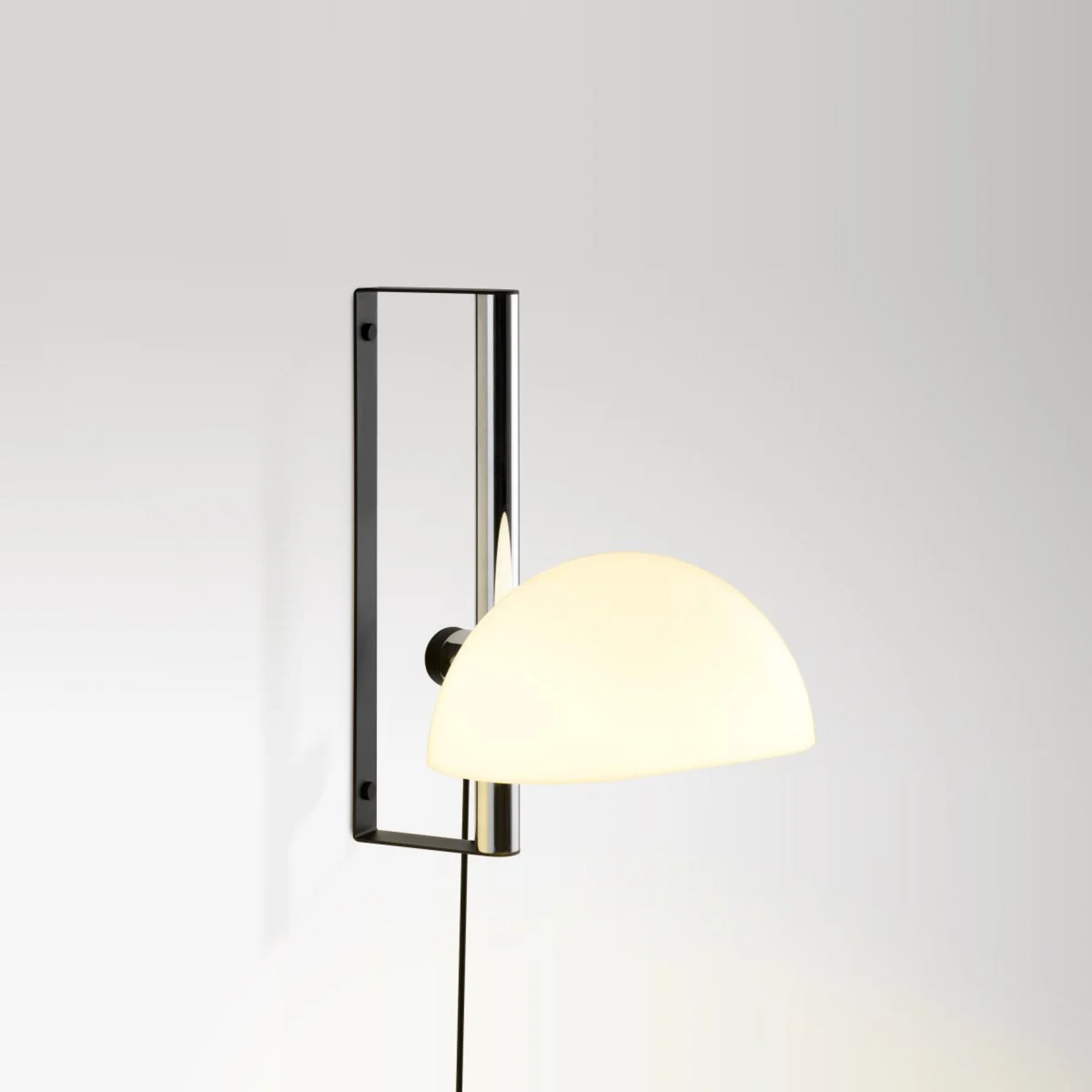 Lampa ścienna regulowana LAURO biały klosz z ciemnobrązową podstawą
