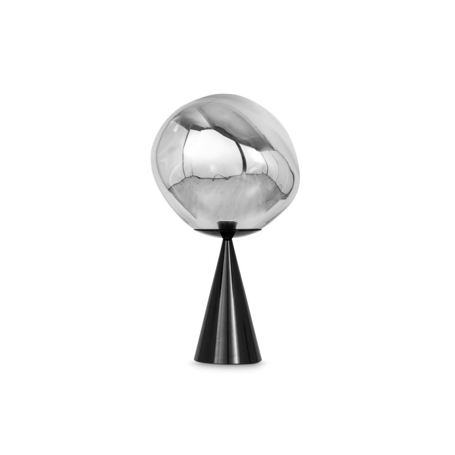 Silbertischlampe mit einer schwarzen Basis schmelzen