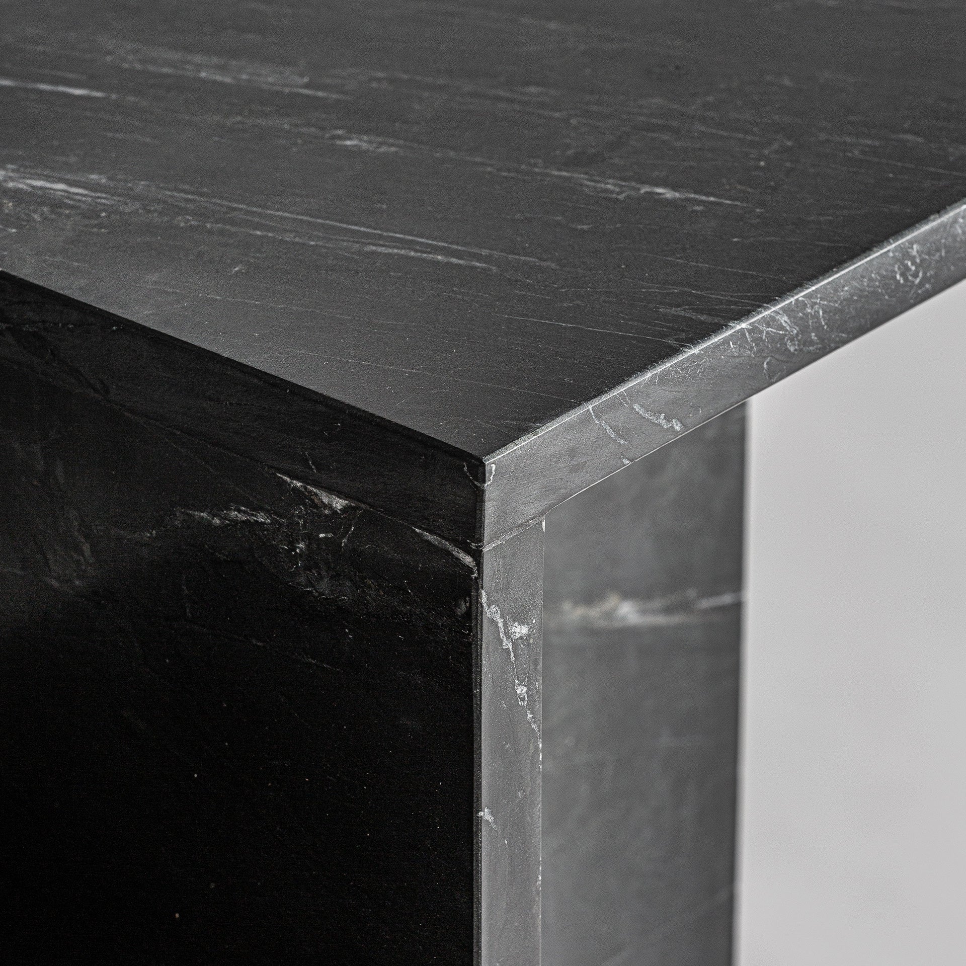 Beistelltisch mit doppelter Tischplatte MARQUINA schwarzer Marmor