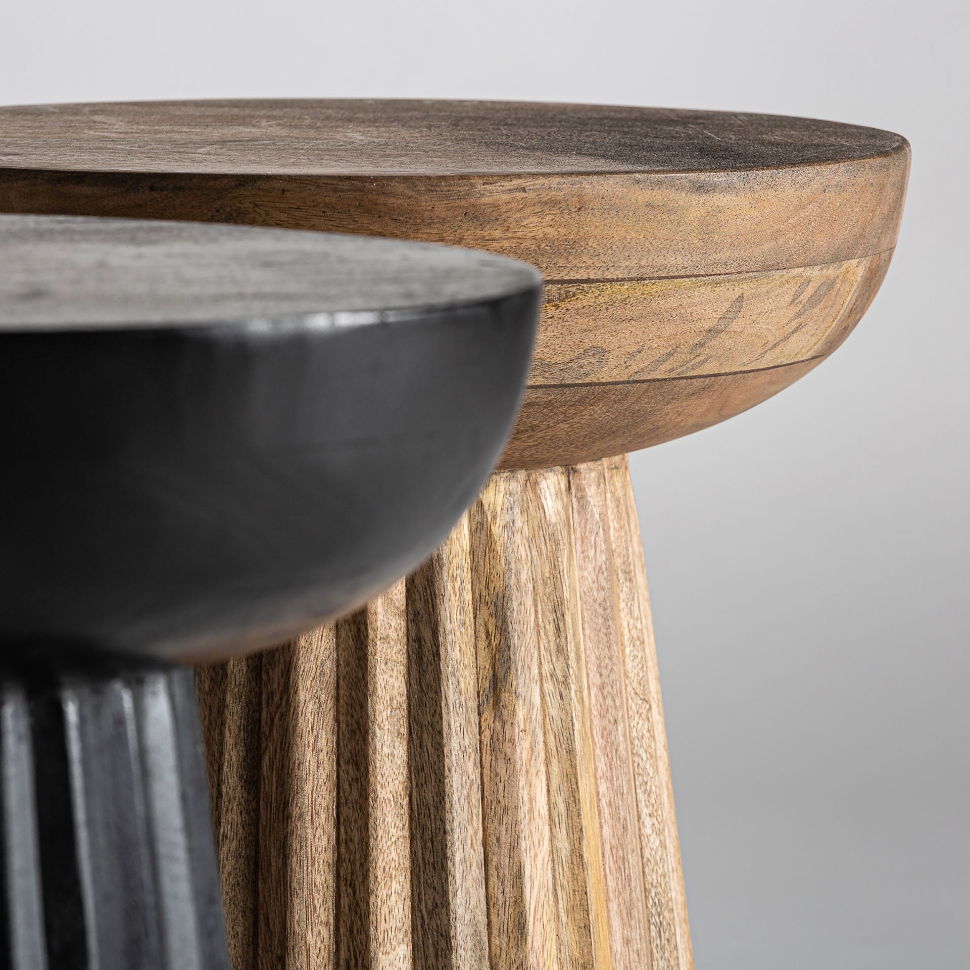 Kaffeetisch PLISSÉ WOOD schwarzes Mangoholz