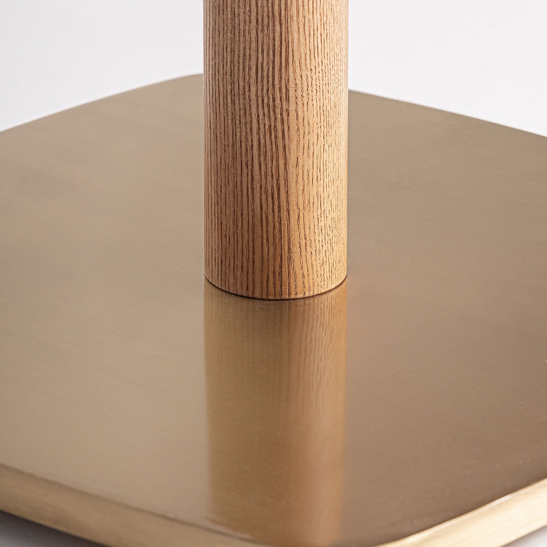 ALFERCE Bar Table in Burgundy Terrazzo with Wooden Base