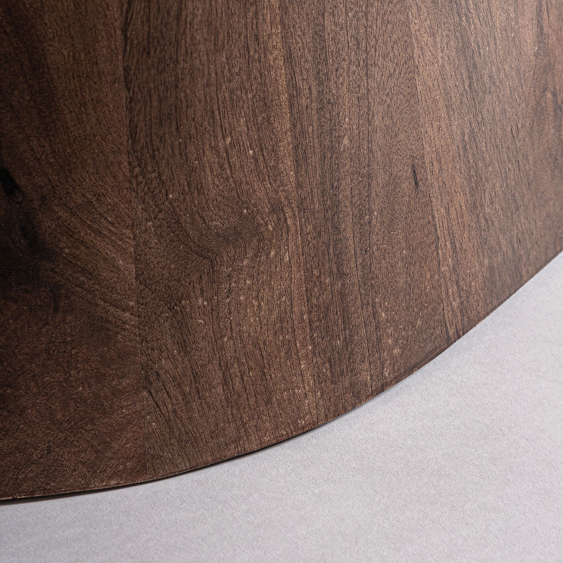 SANNUM Table with a Travertine Top and Mango Wood Base