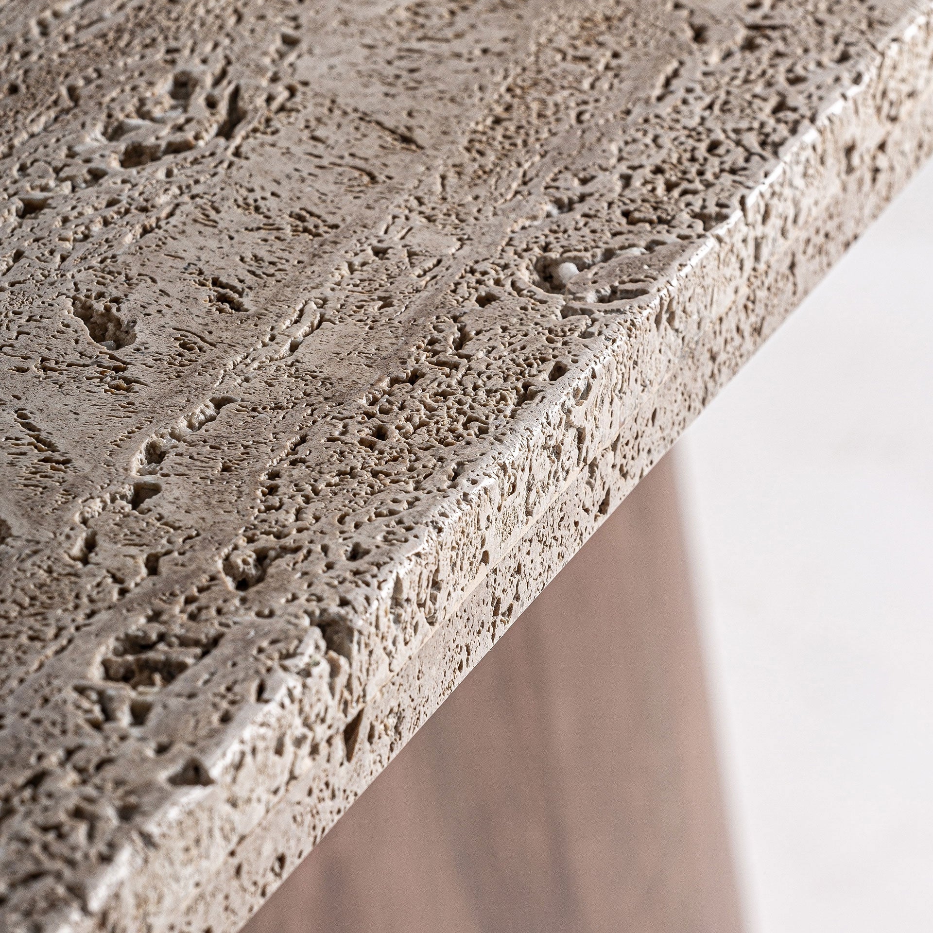 SANNUM Table with a Travertine Top and Mango Wood Base