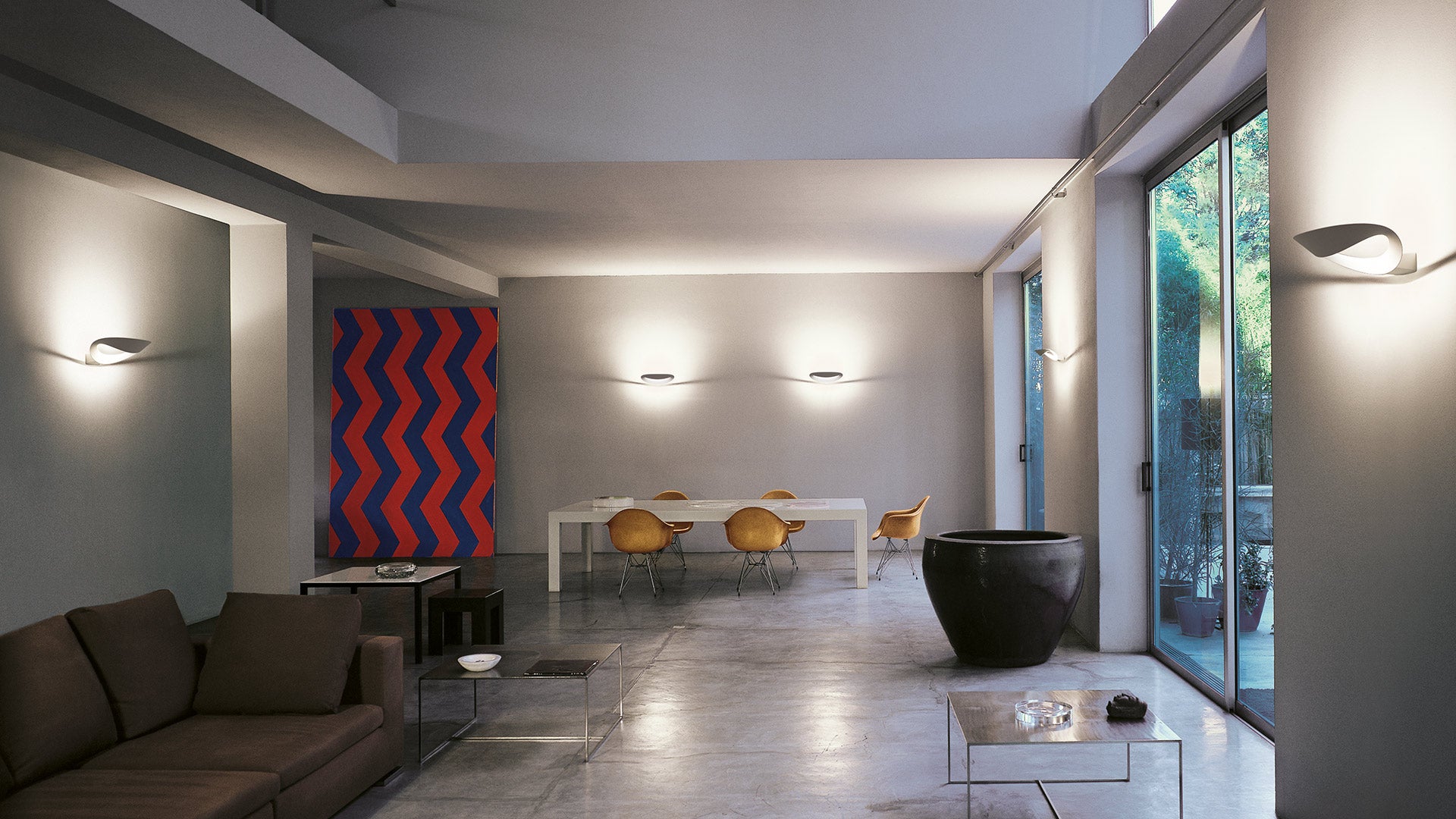 Mesmeri Wall Lamp White