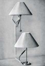 Lampe MODEL 306 weiß mit messingfarbener Basis