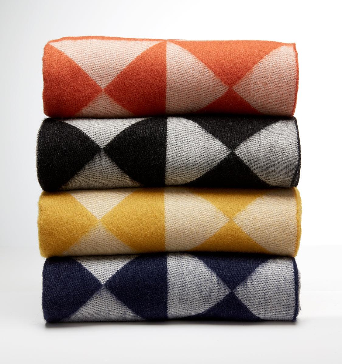 Narzuta MIRROR THROW granatowy Verpan Eye on Design