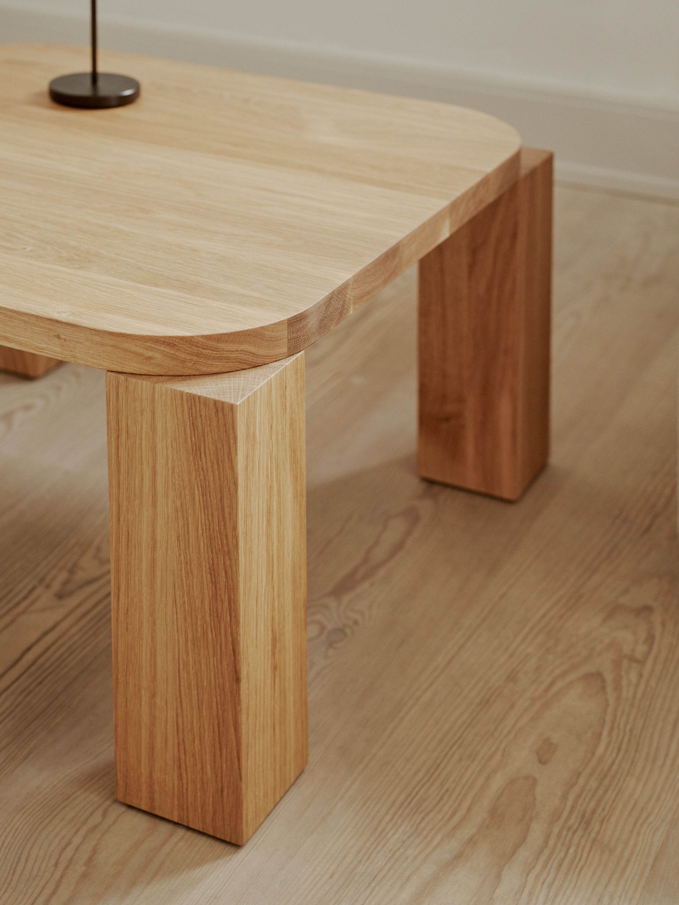 Oak atlas coffee table