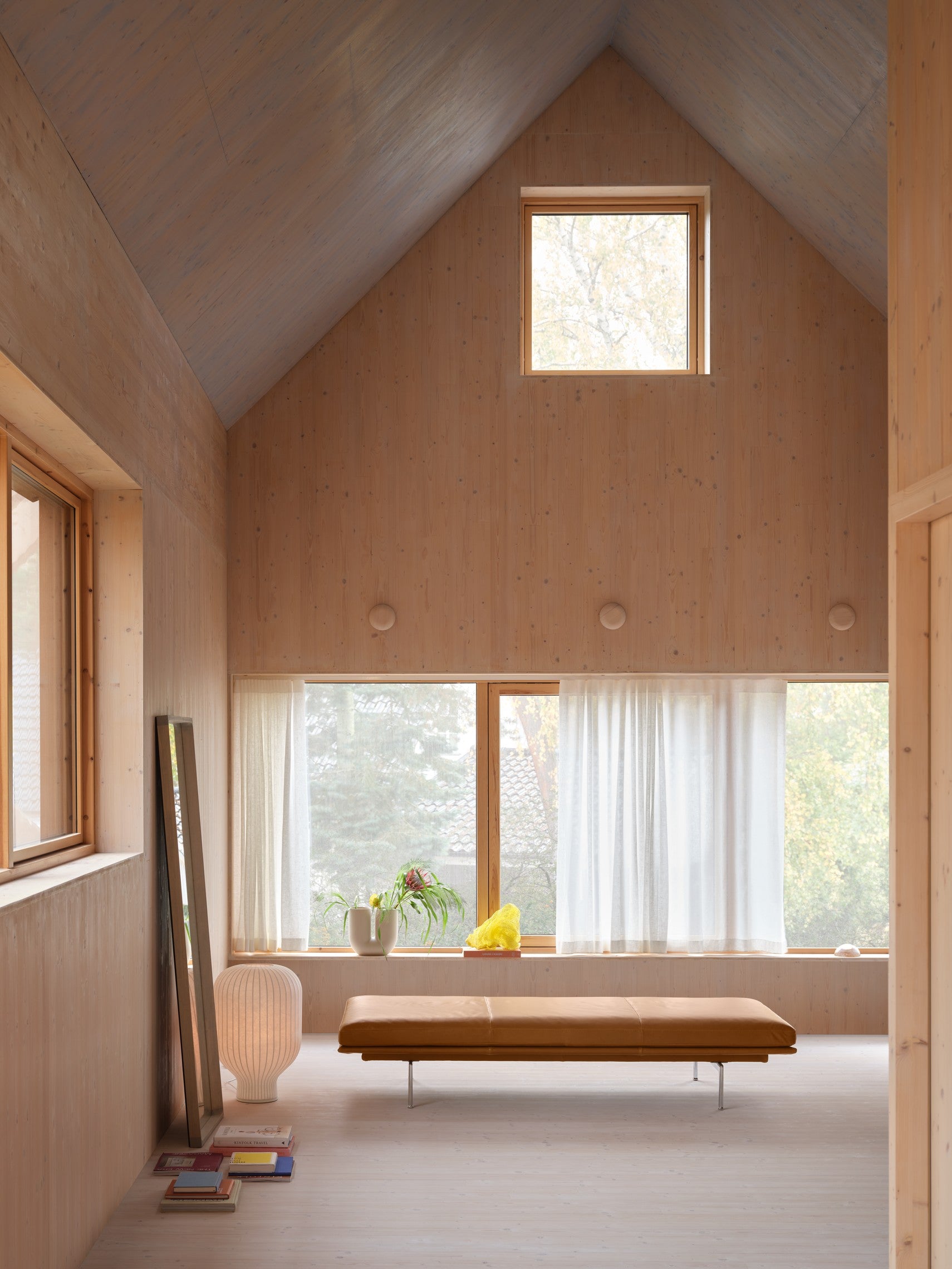 OUTLINE Customizable Bench