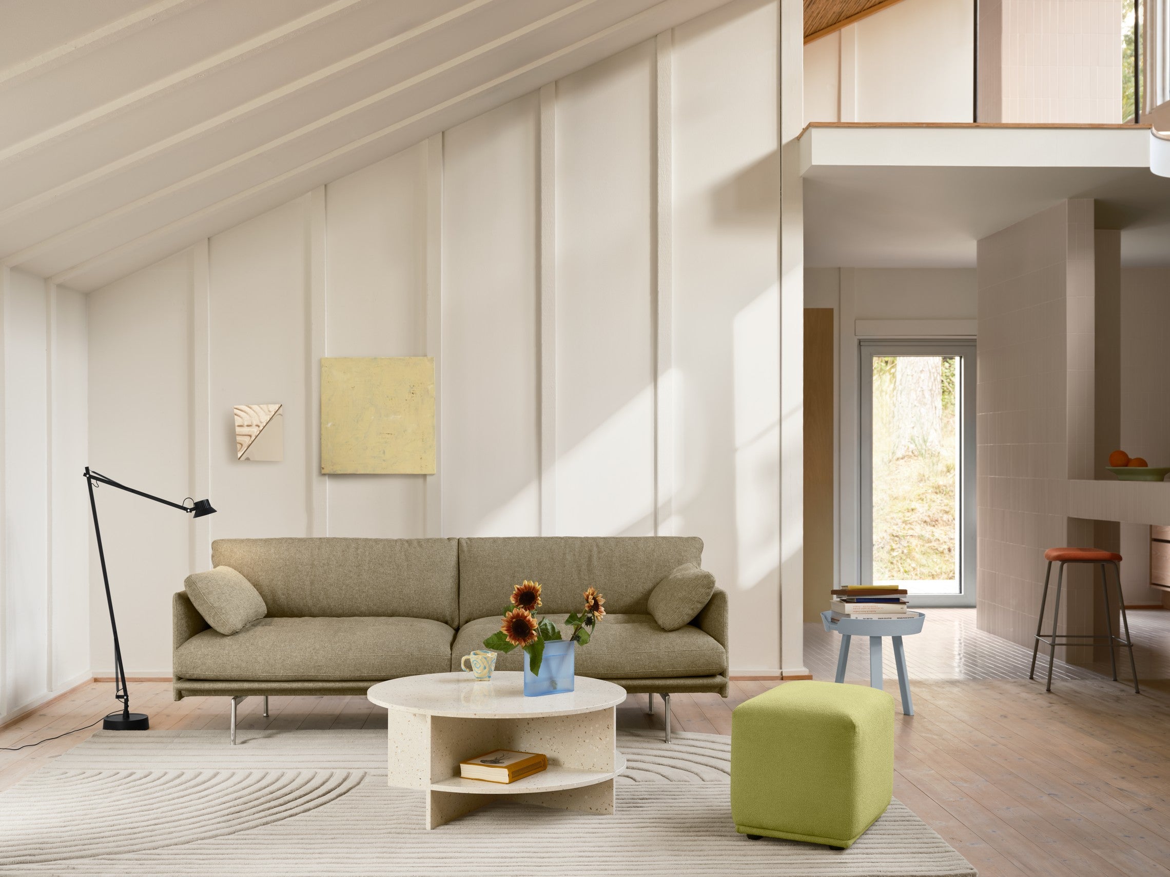 Couchtisch für den Außenbereich HALVES gebrochenes weißes Terrazzo