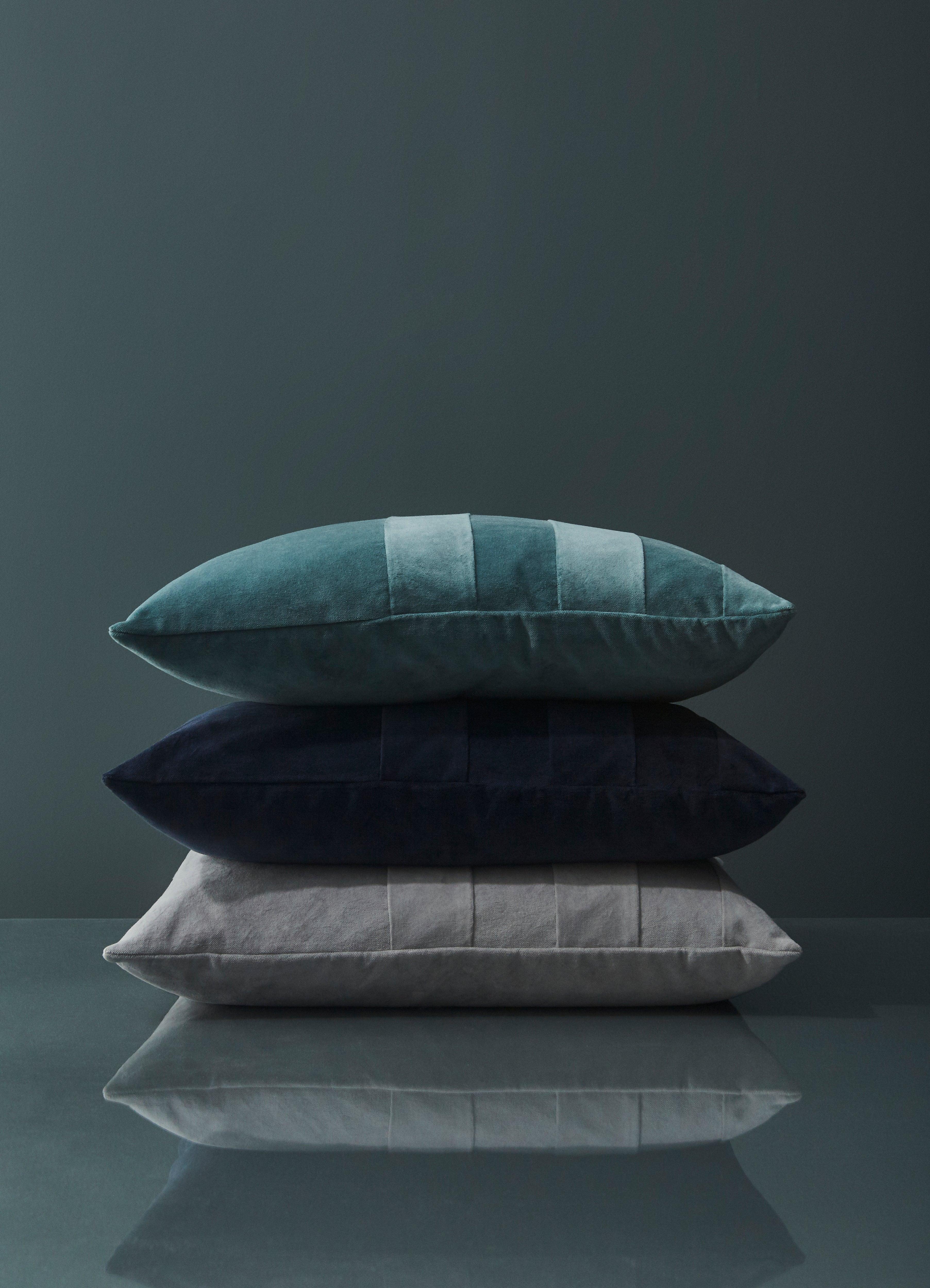 Poduszka aksamitna SANATI szary AYTM Eye on Design
