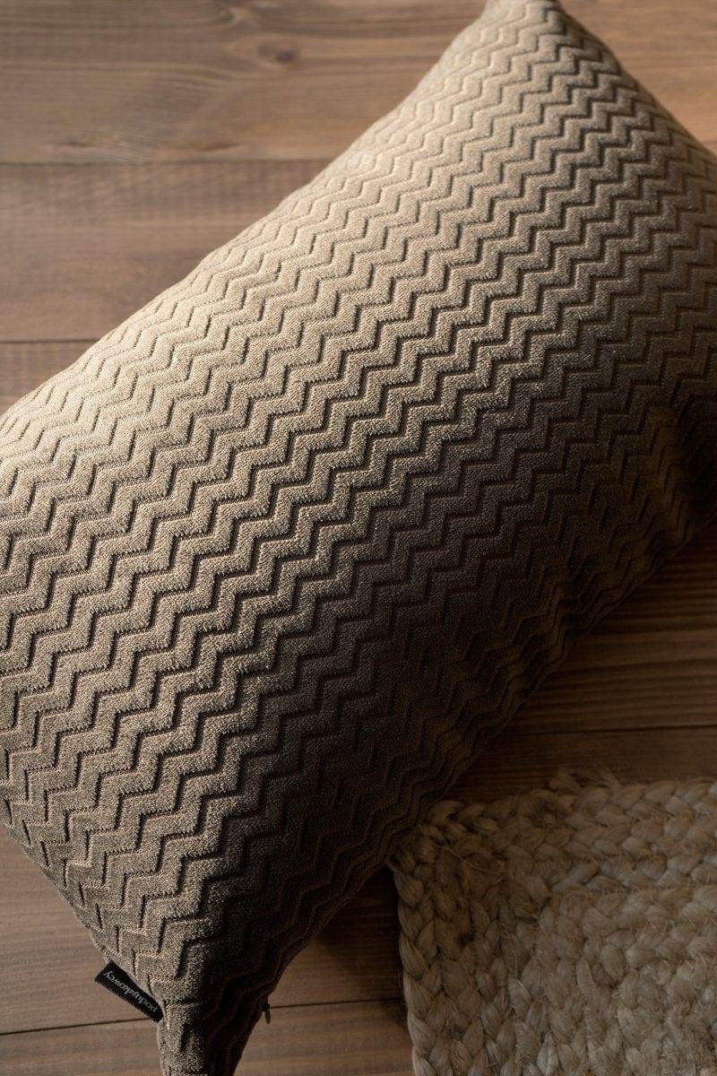 Poduszka dekoracyjna CHEVRON brązowy Poduszkowcy Eye on Design