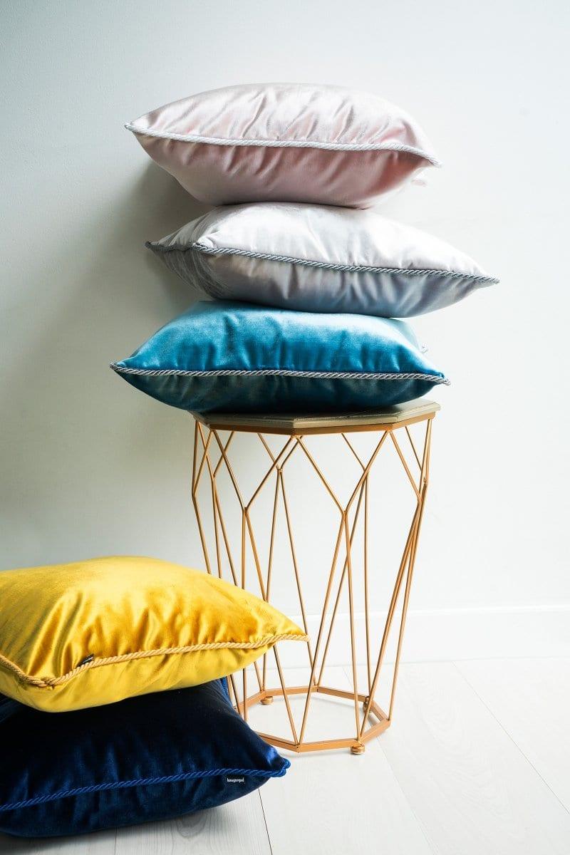 Poduszka dekoracyjna GLAMOUR różowy Poduszkowcy Eye on Design