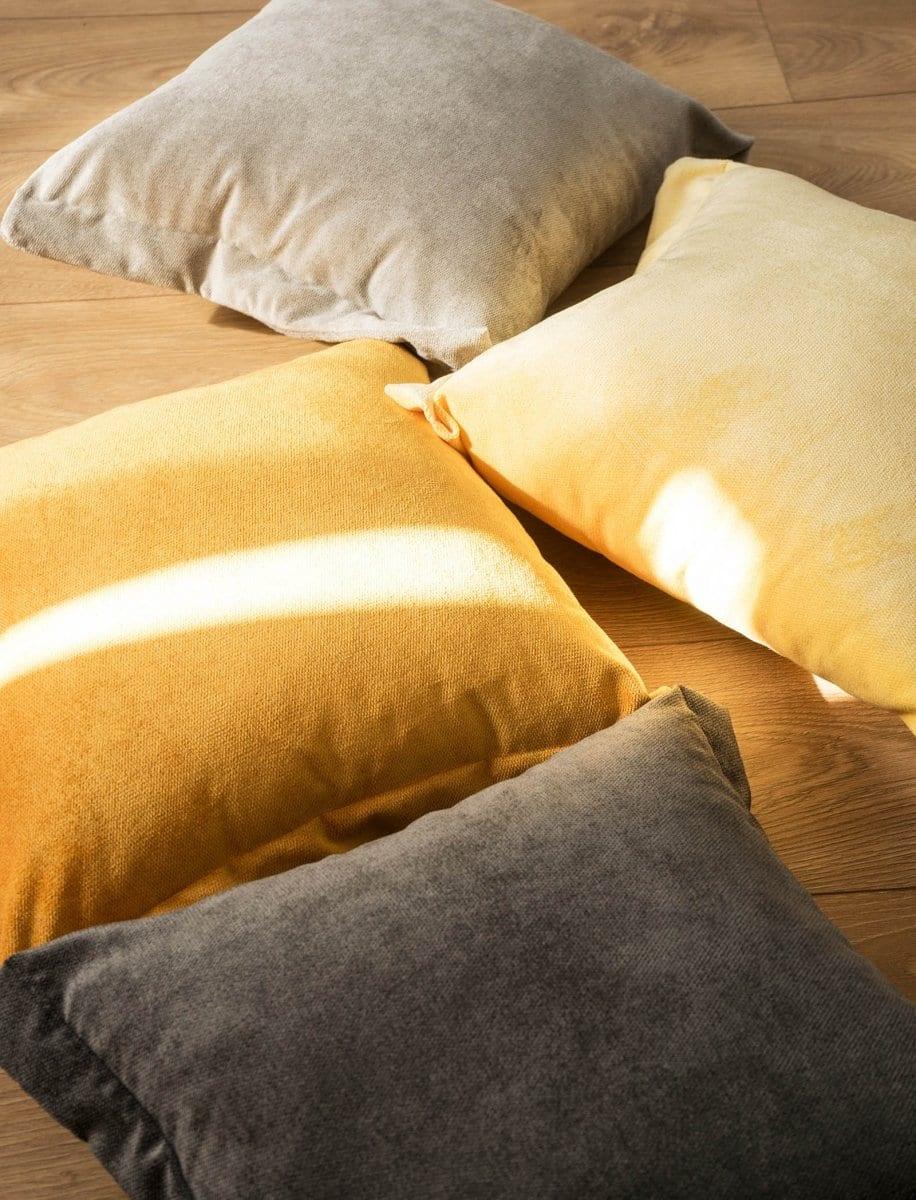 Poduszka dekoracyjna PEPPER jasnożółty Poduszkowcy Eye on Design
