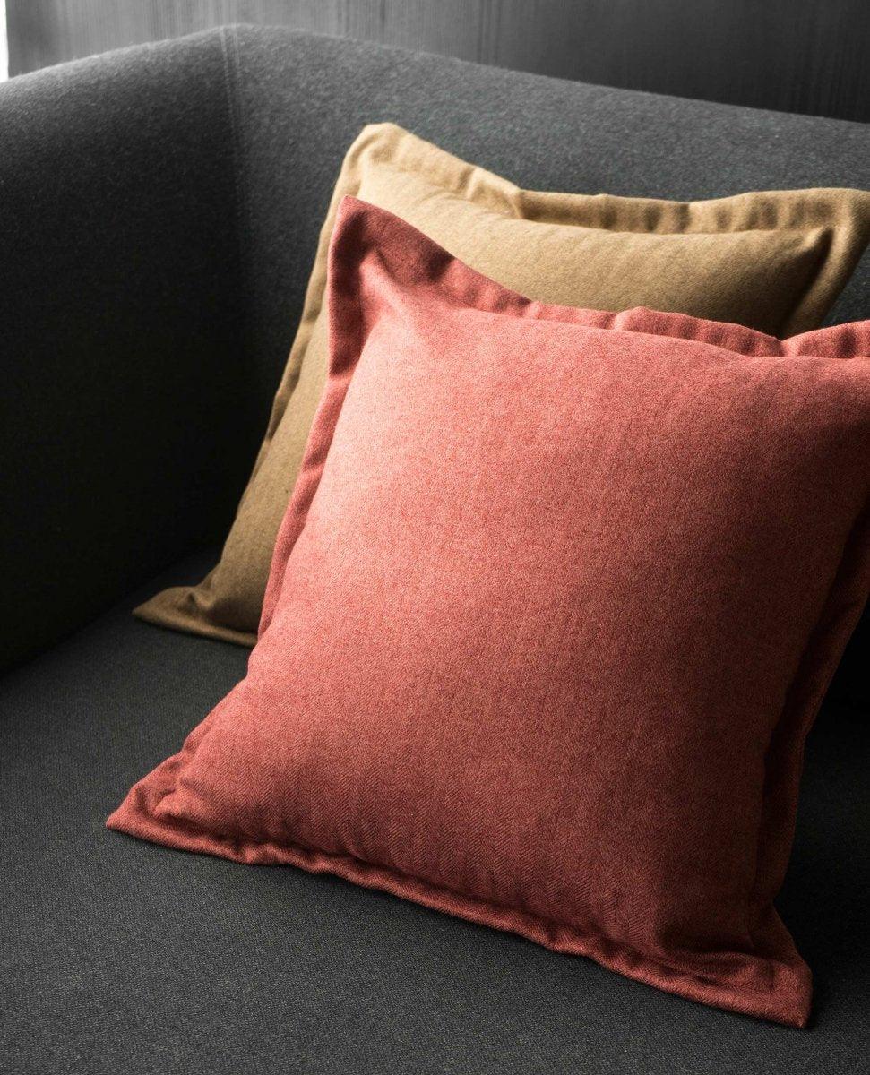 Poduszka dekoracyjna TWEED brązowy Poduszkowcy Eye on Design