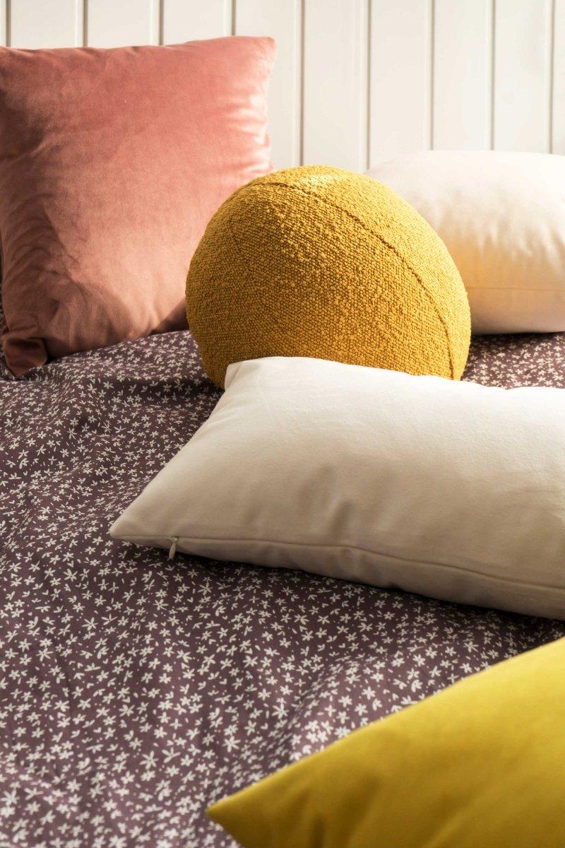 Poduszka dekoracyjna VELVET ciemnoróżowy Poduszkowcy Eye on Design