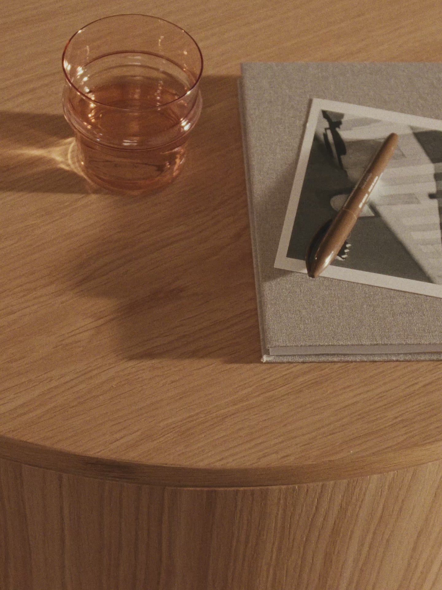 OLLES table with oak veneer finish