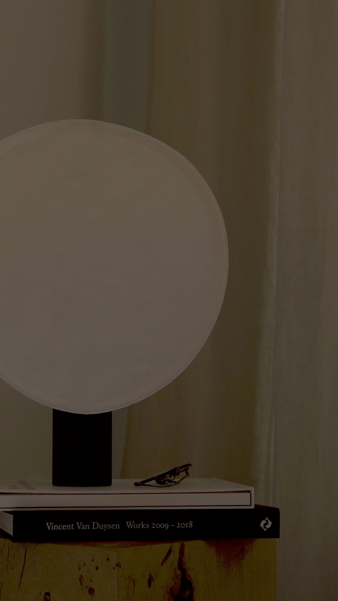Angespannte schwarze Lampe
