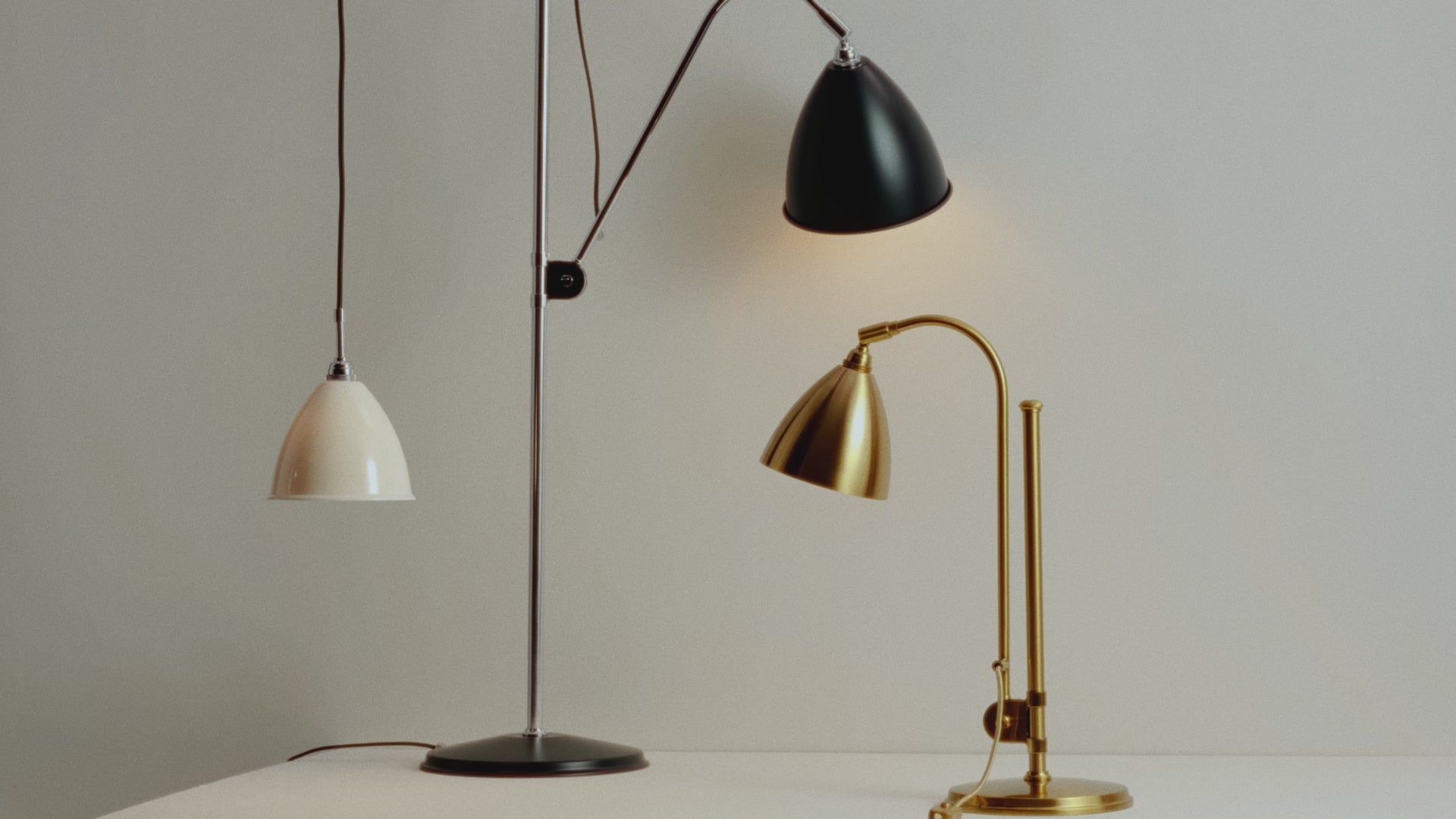 BESTLITE BL4 Floor Lamp in Brass with Black Shade