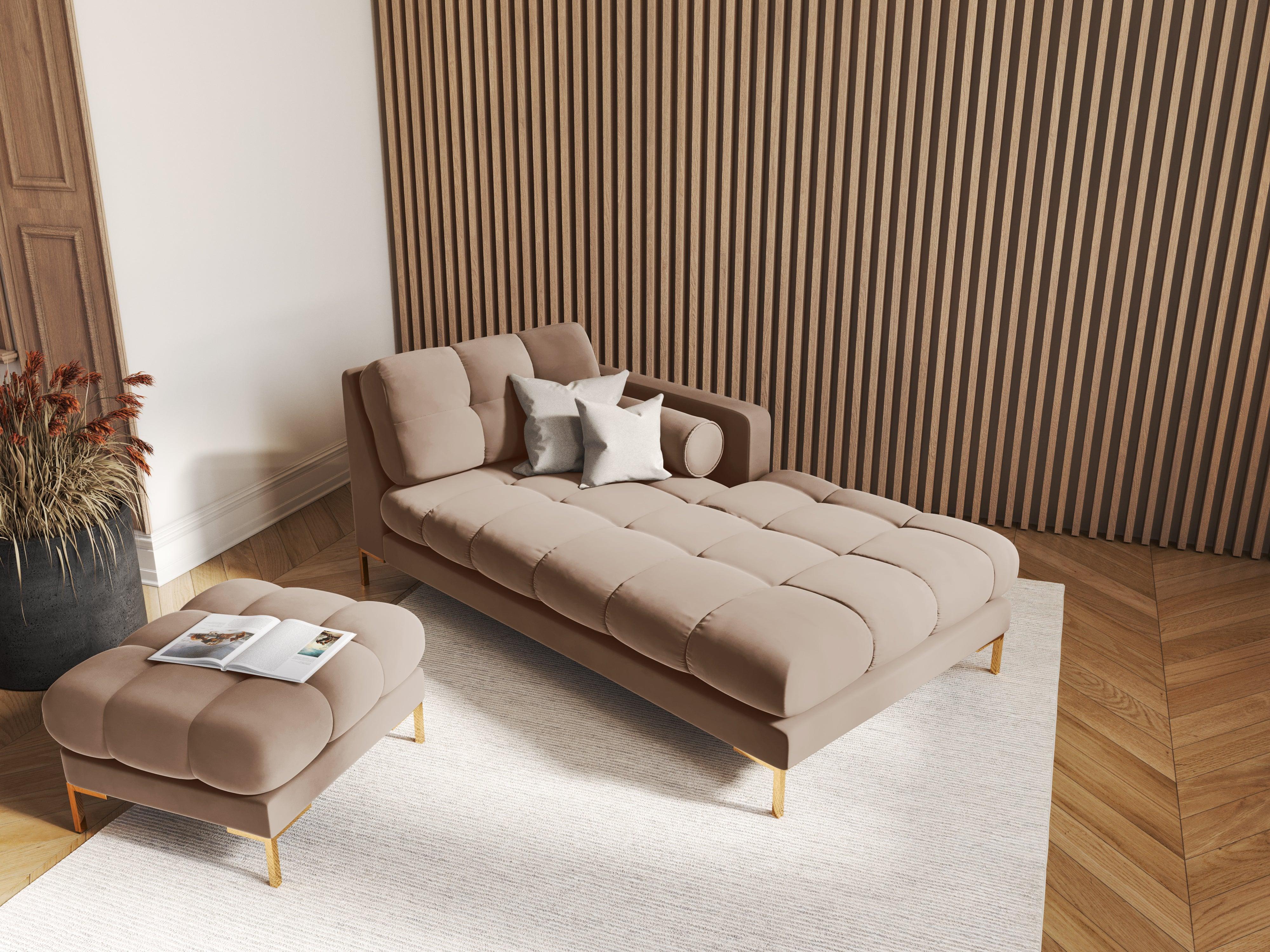 Puf aksamitny BALI beżowy ze złotą podstawą Cosmopolitan Design Eye on Design