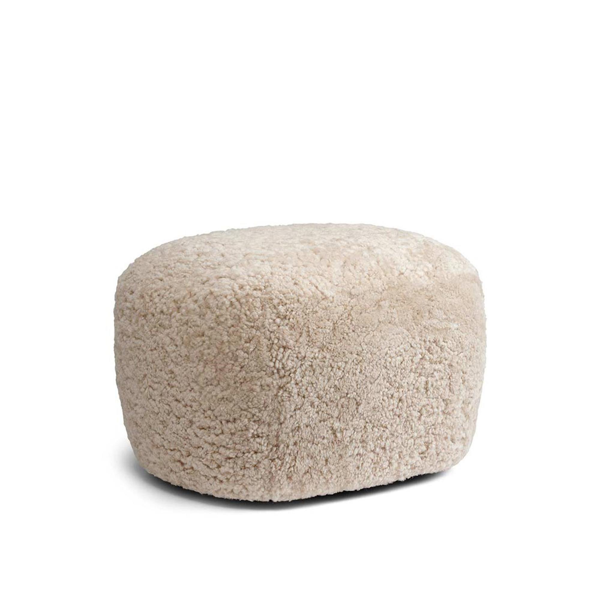 Puf futrzany LITTLE BIG kremowy NORR11 Eye on Design