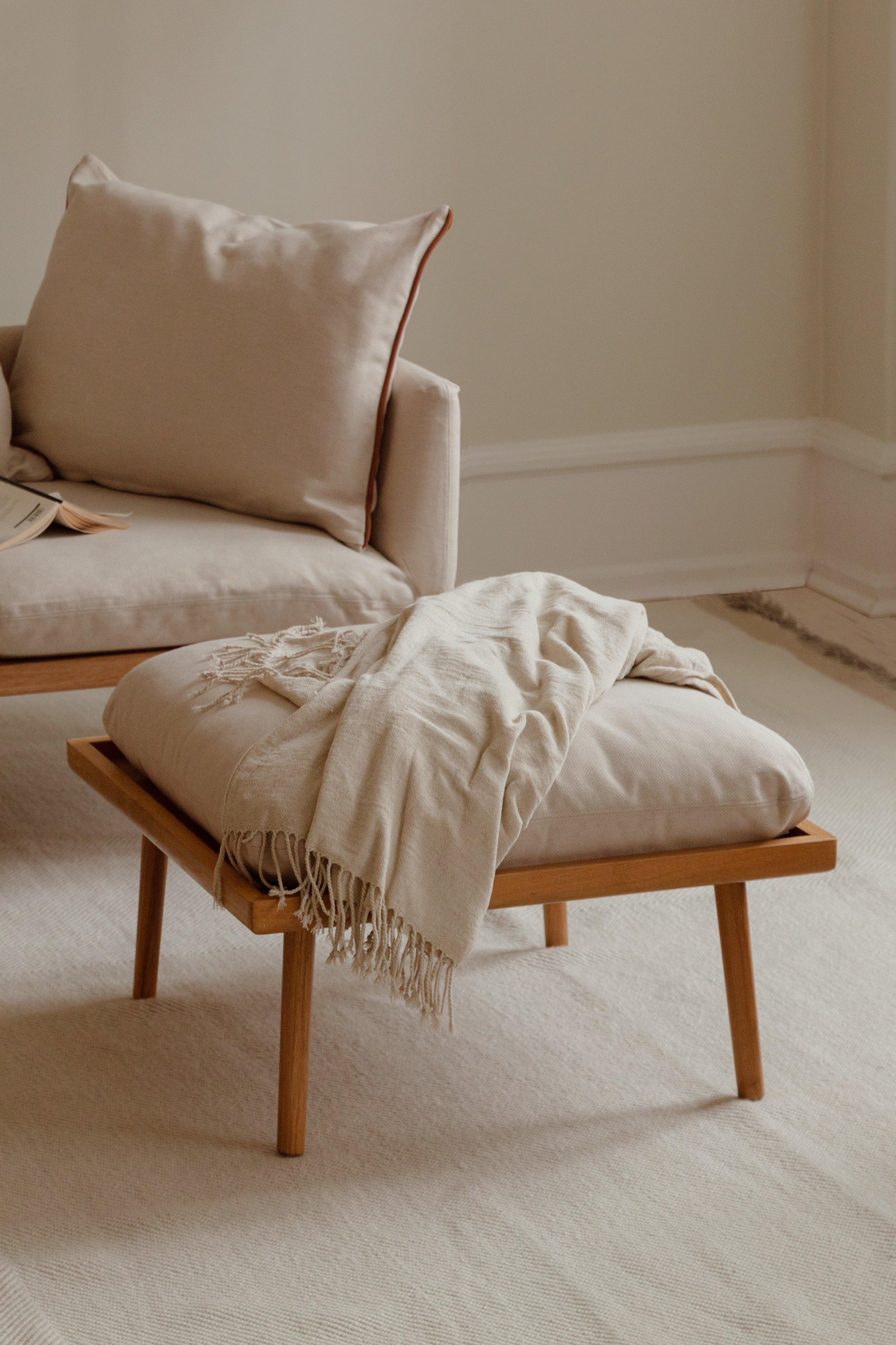 Puf LOUNGE AROUND SHUFFLE karmelowy UMAGE Eye on Design