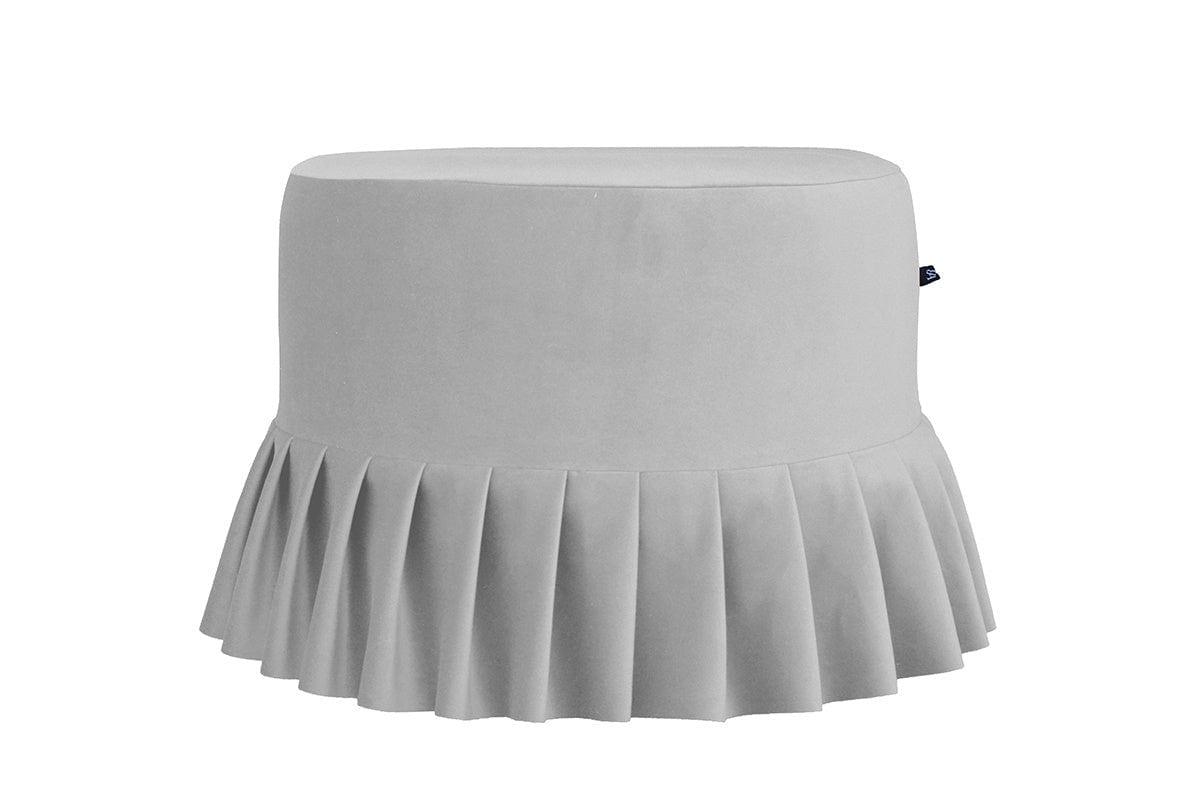 Puf z falbaną LOLITA jasny szary Happy Barok Eye on Design