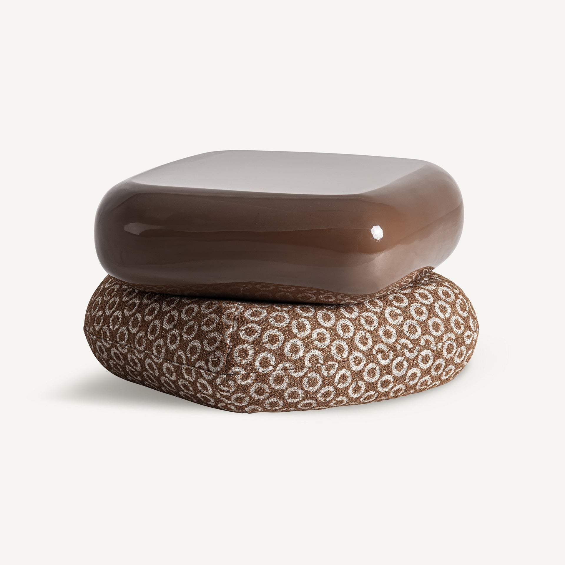 WALLAU Brown Pouf