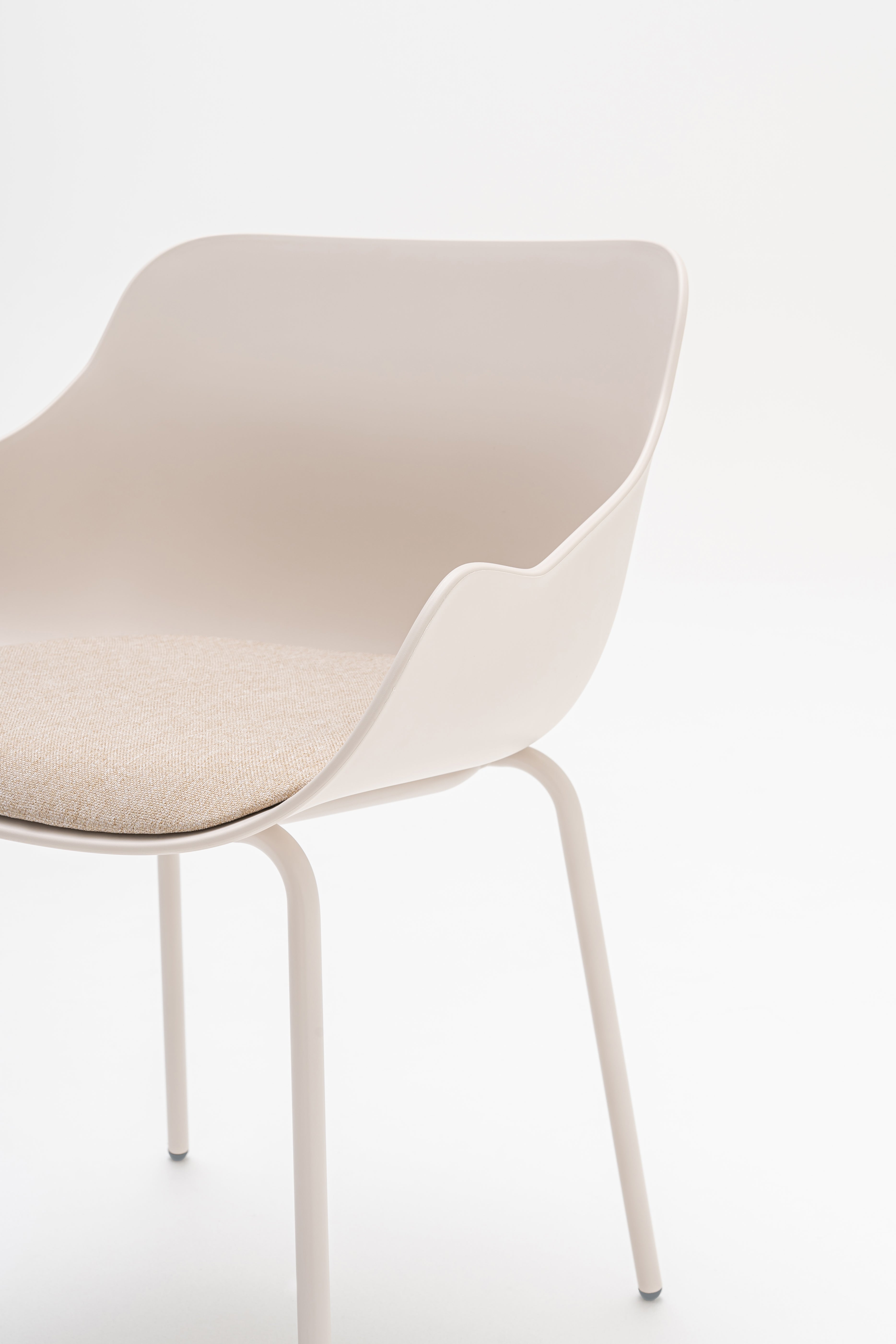 Baltic remix chair metal base