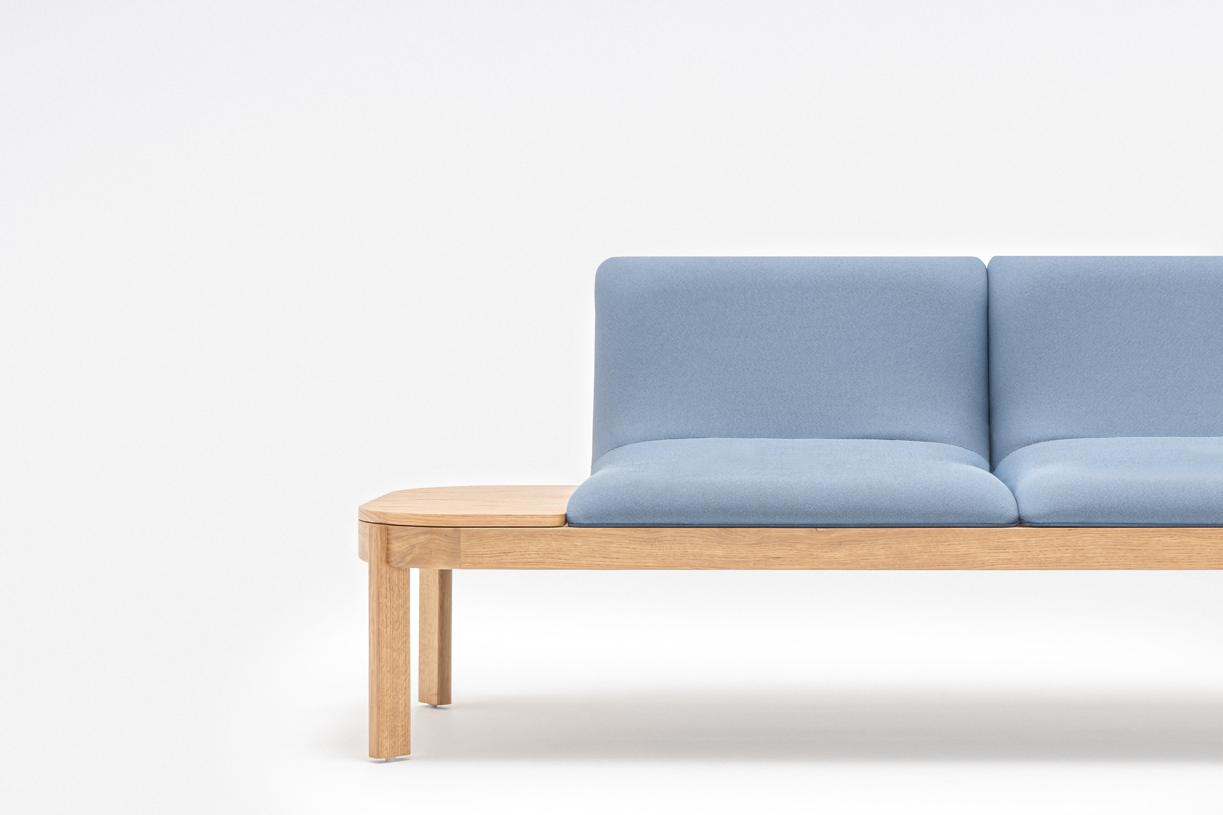 Upholstered bench with ramps of the wooden base