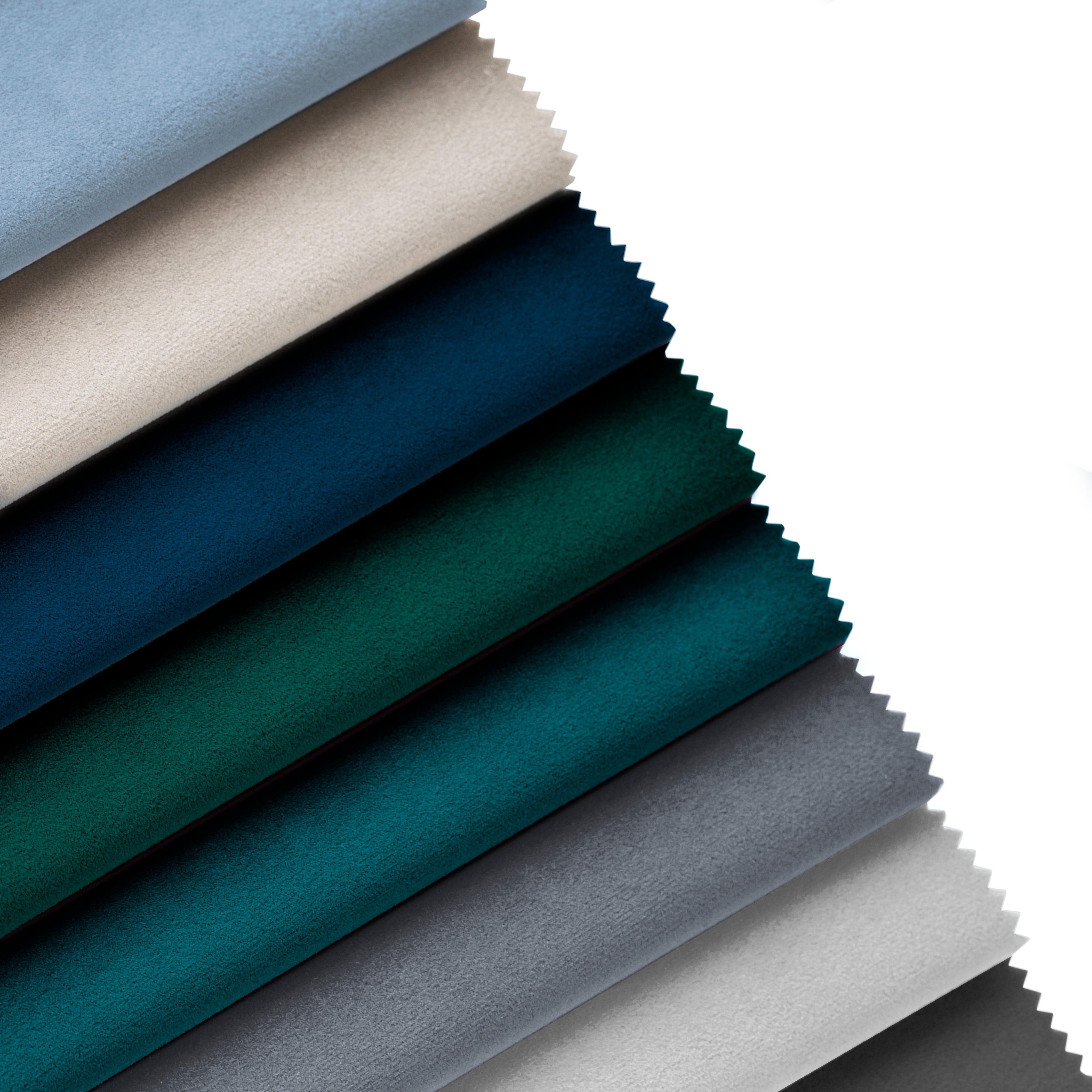 Sofa aksamitna 2-osobowa VIENNA jasnoniebieski z czarną podstawą Cosmopolitan Design Eye on Design