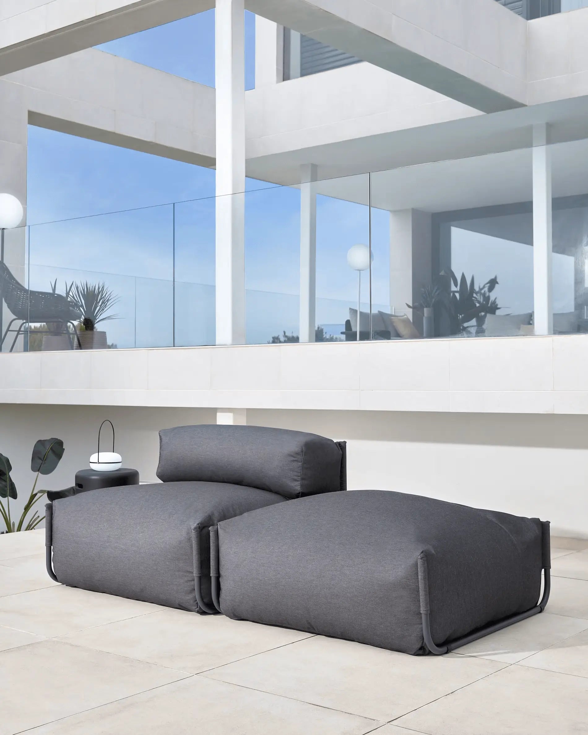 Sofa modułowa ogrodowa SQUARE - puf ciemnoszary – Kave Home