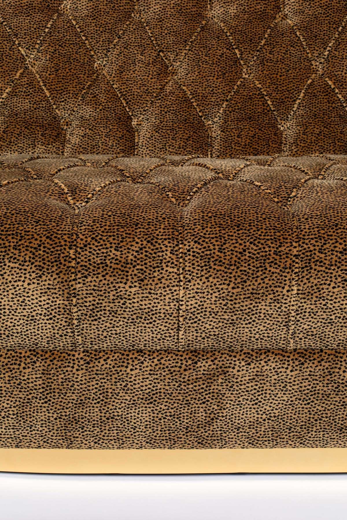 Sofa TOO PRETTY TO SIT ON panterka Bold Monkey Eye on Design
