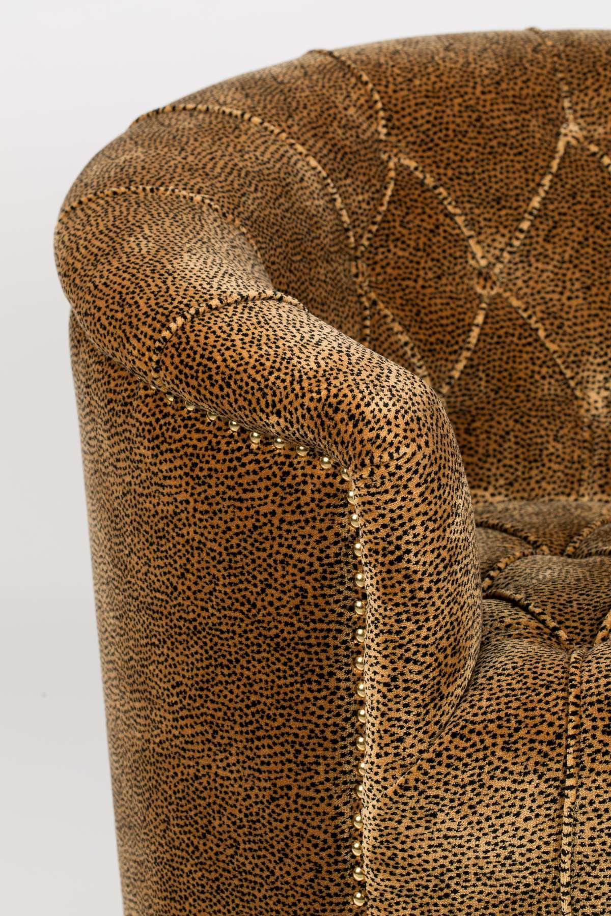 Sofa TOO PRETTY TO SIT ON panterka Bold Monkey Eye on Design