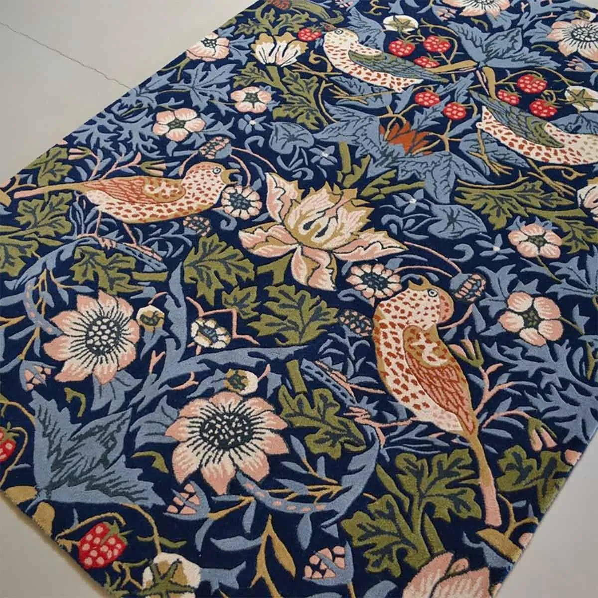 STRAWBERRY THIEF INDIGO Teppich blaugrün