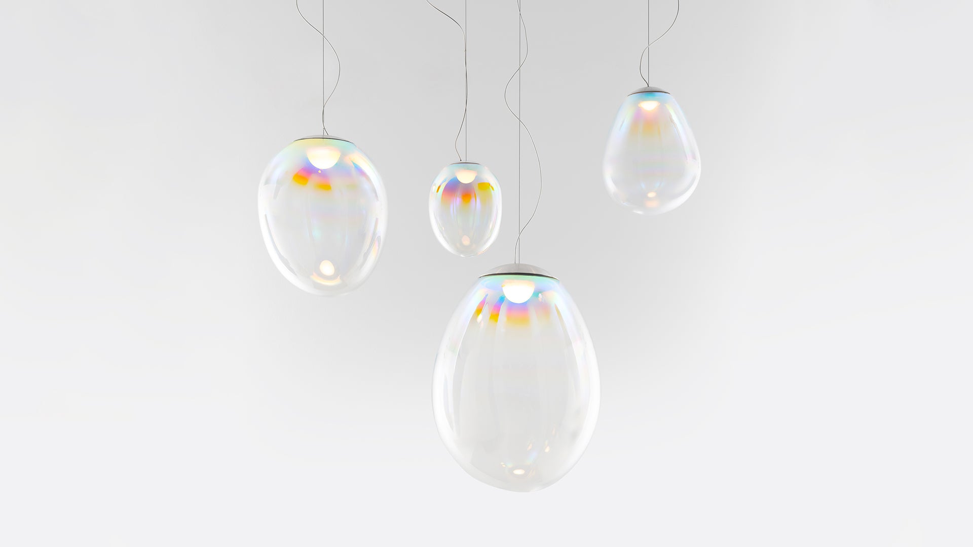 STELLAR NEBULA pendant lamp with iridescent blown glass