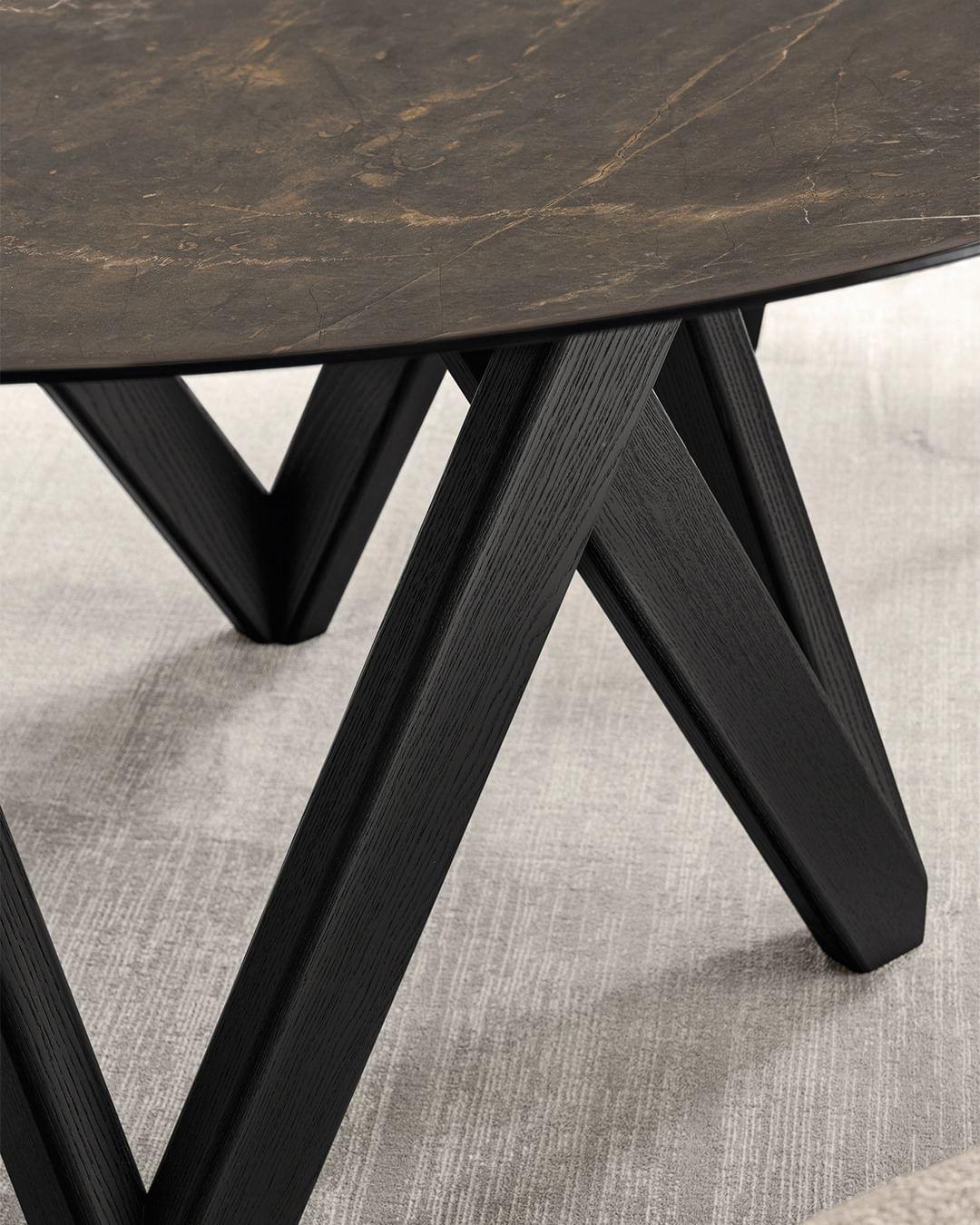 Stół CARTESIO czarny marmur z drewnianą podstawą Calligaris Eye on Design