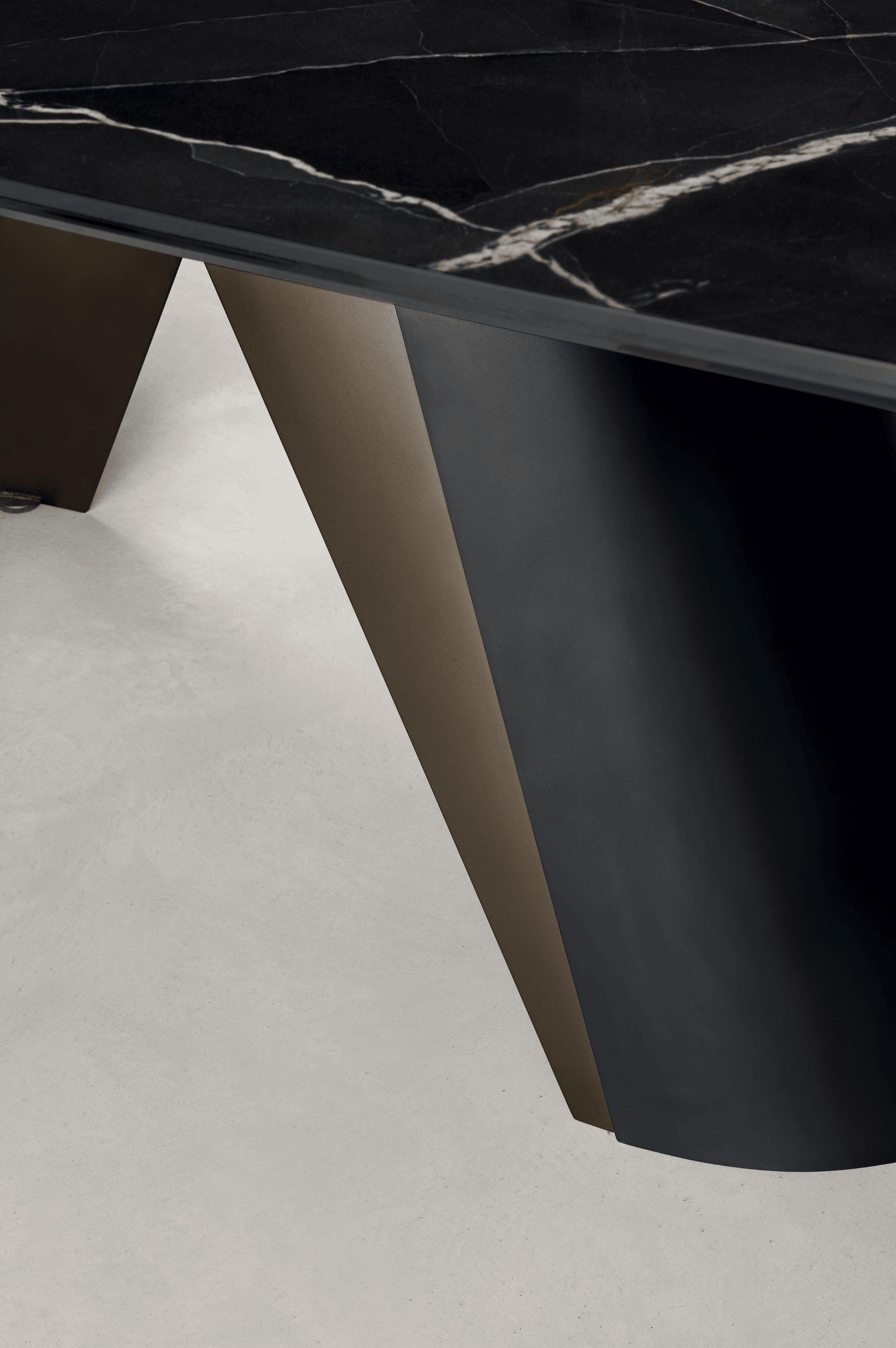 Stół prostokątny rozkładany APIAN czarny marmur Calligaris Eye on Design