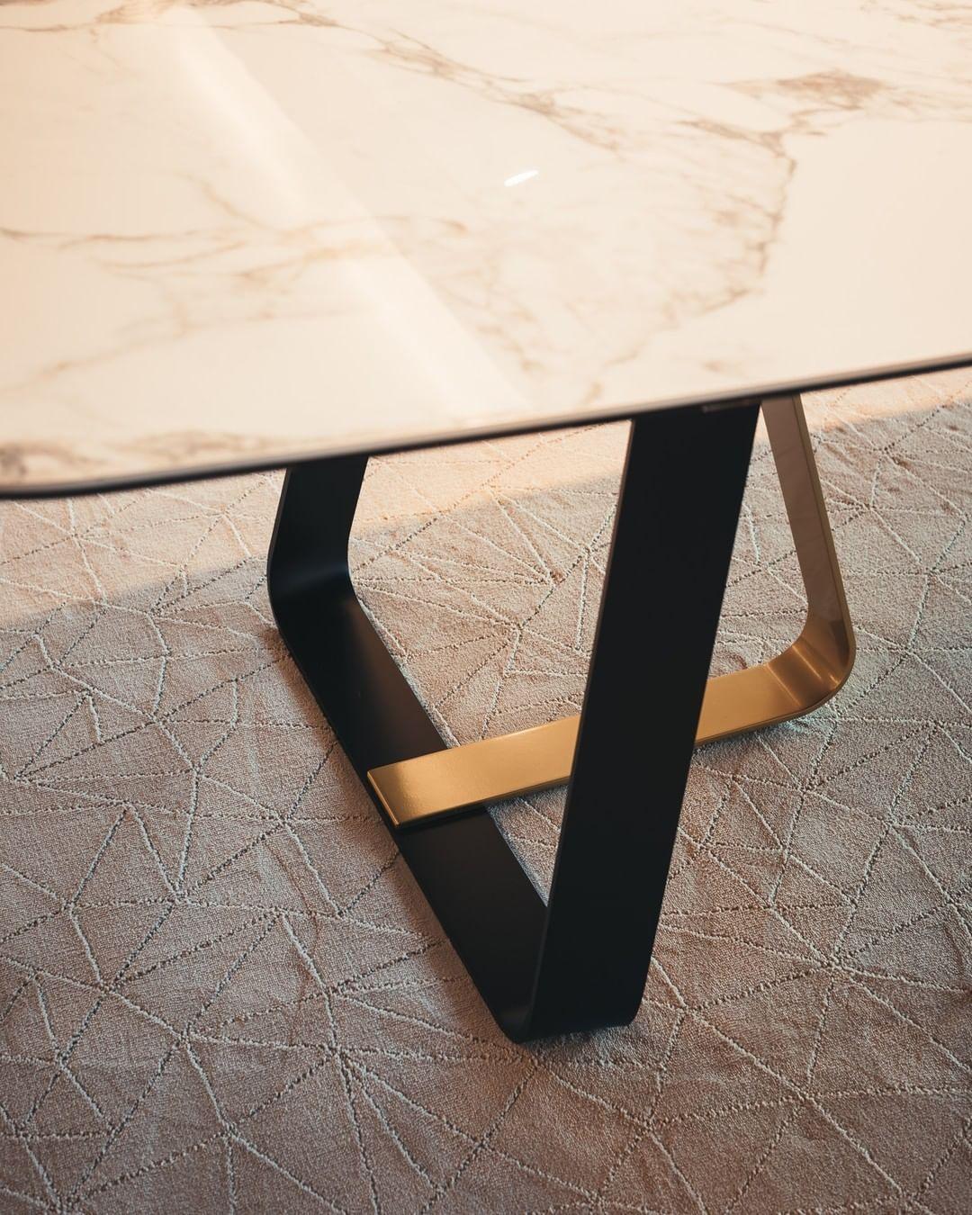 Stół prostokątny SUNSHINE czarny marmur Calligaris Eye on Design