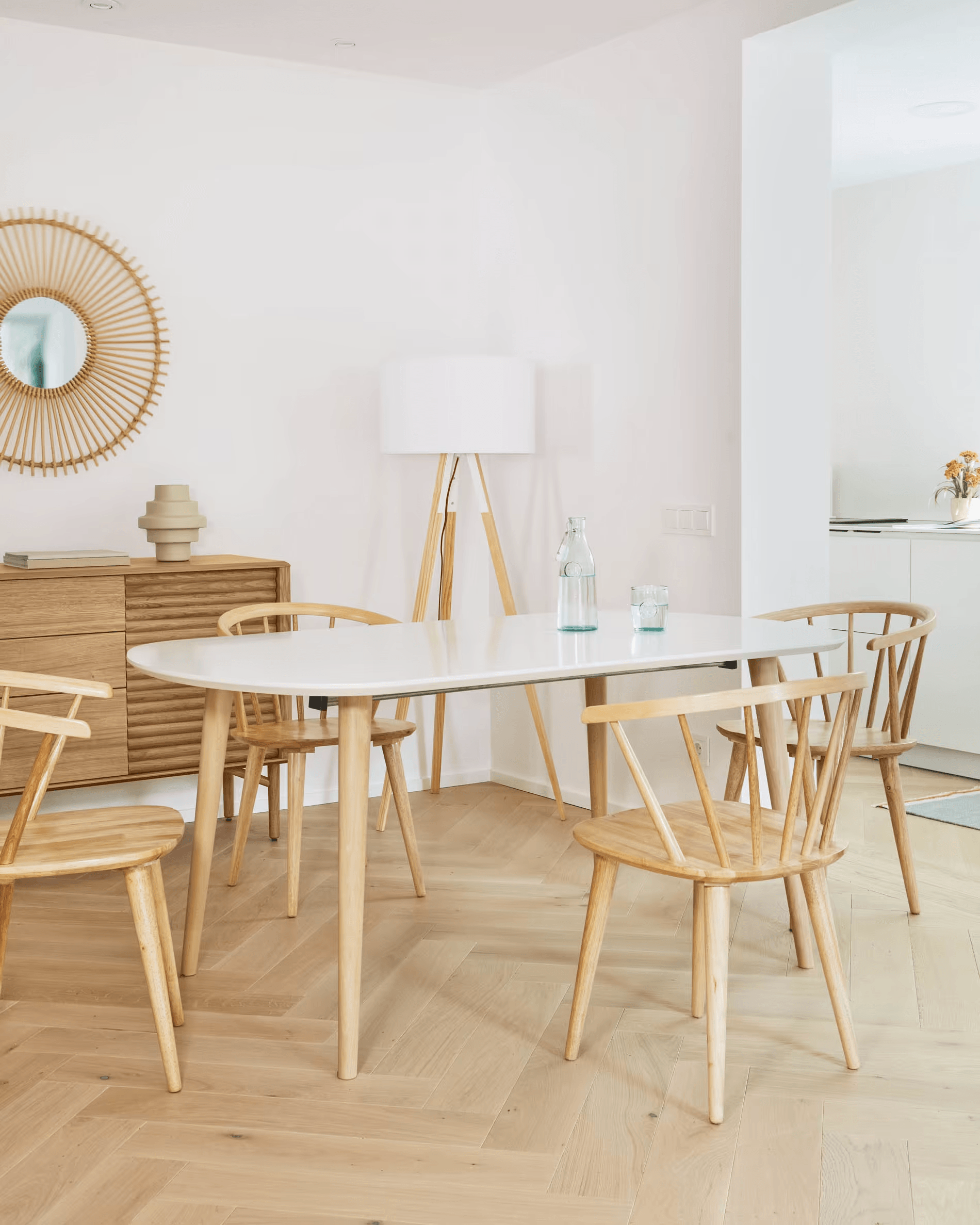 Stół rozkładany OQUI biały La Forma Eye on Design