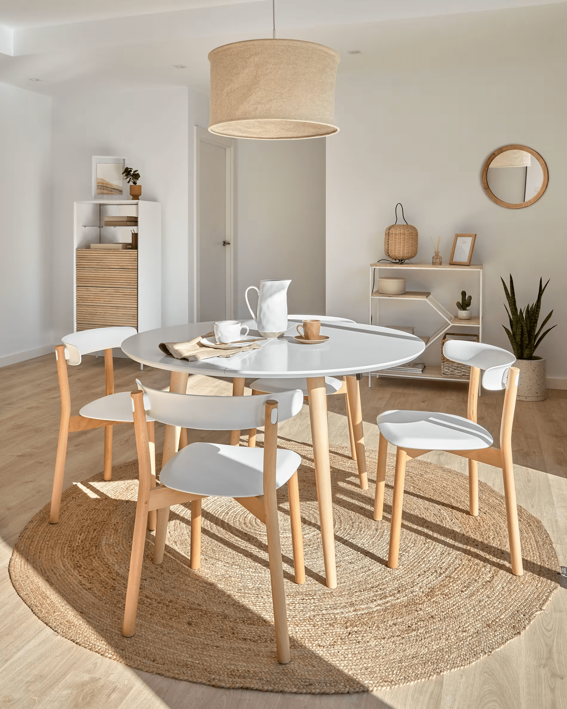 Stół rozkładany OQUI biały La Forma Eye on Design
