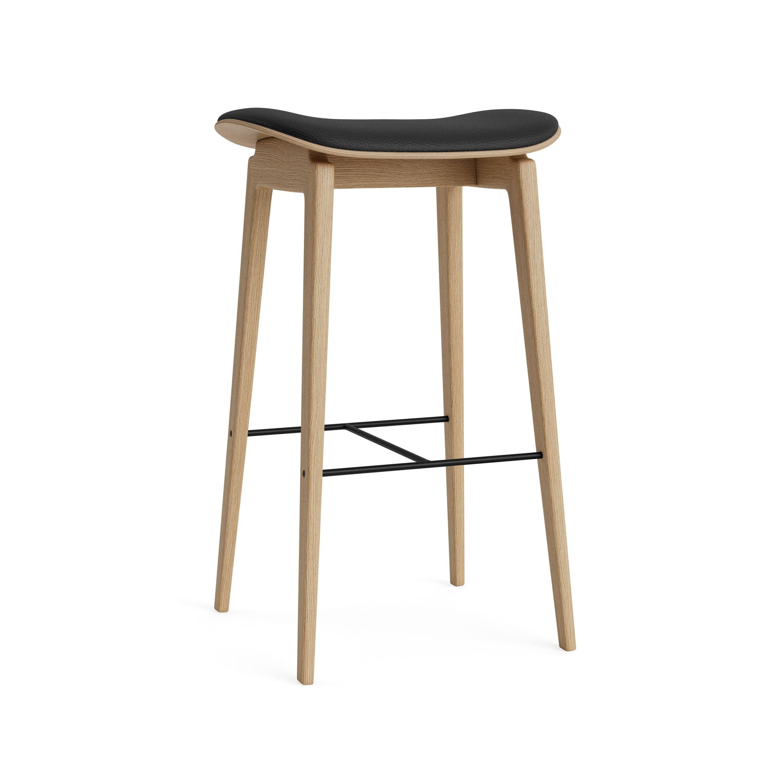 Stołek barowy NY11 dębowy NORR11 Eye on Design