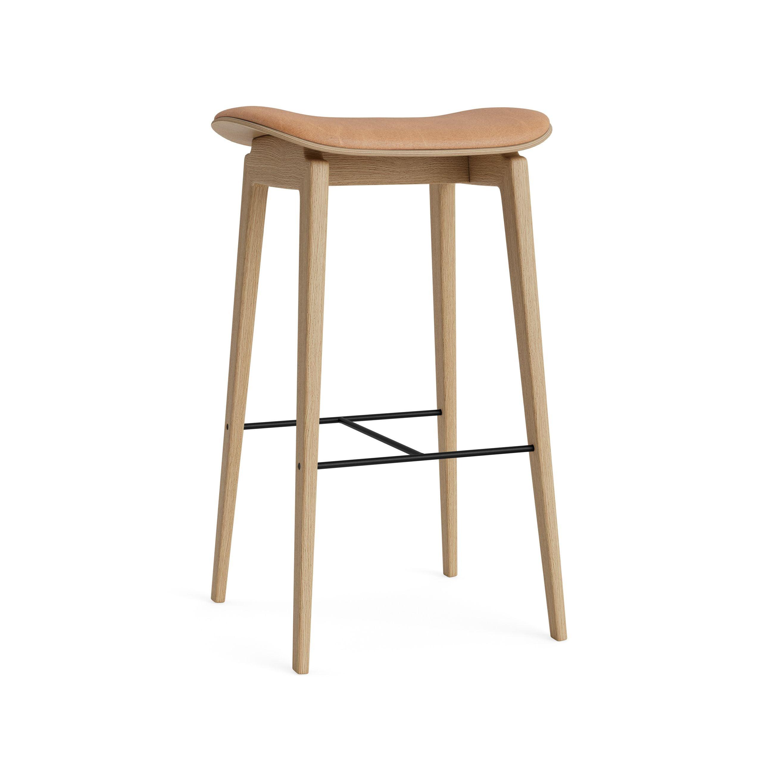 Stołek barowy NY11 dębowy NORR11 Eye on Design