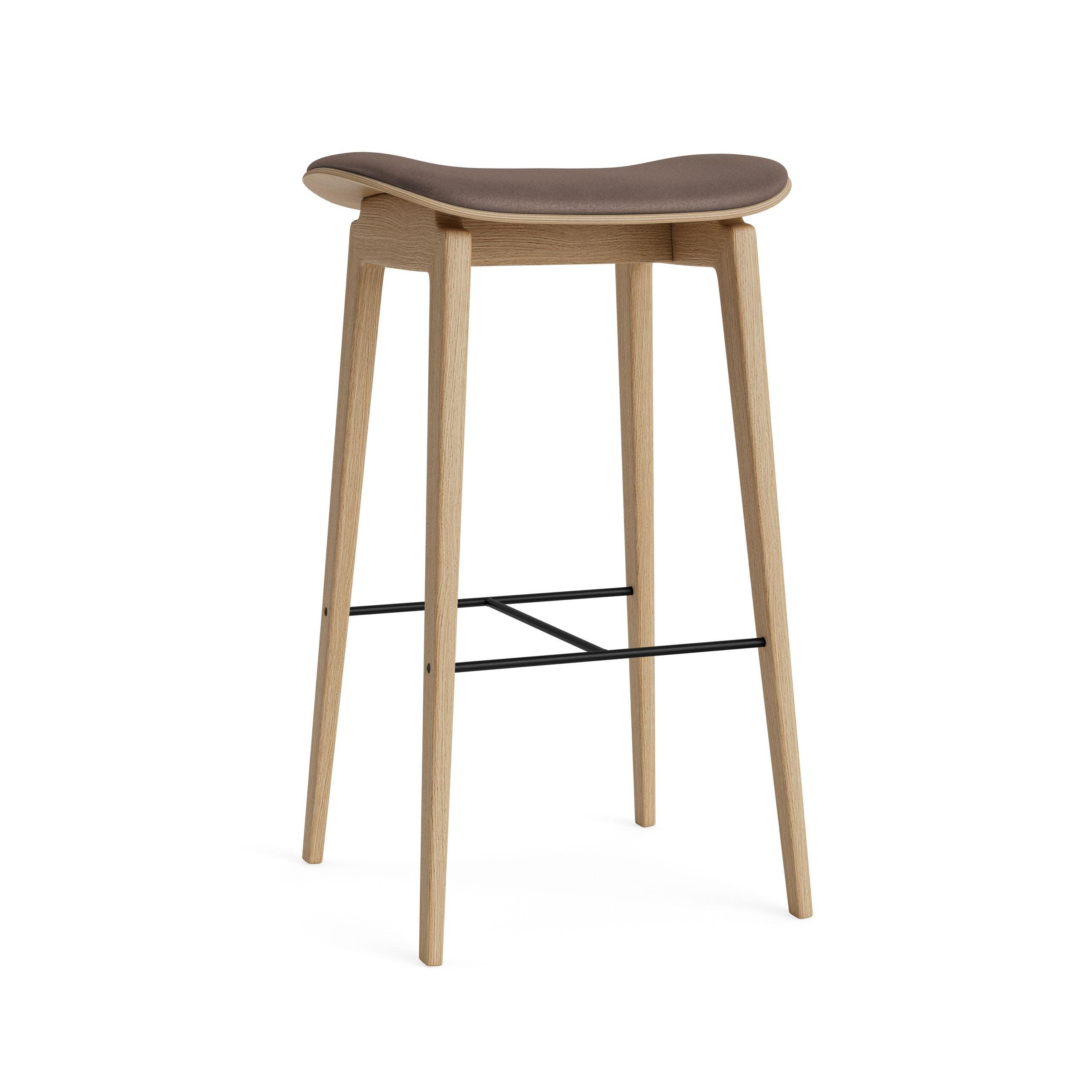 Stołek barowy NY11 dębowy NORR11 Eye on Design