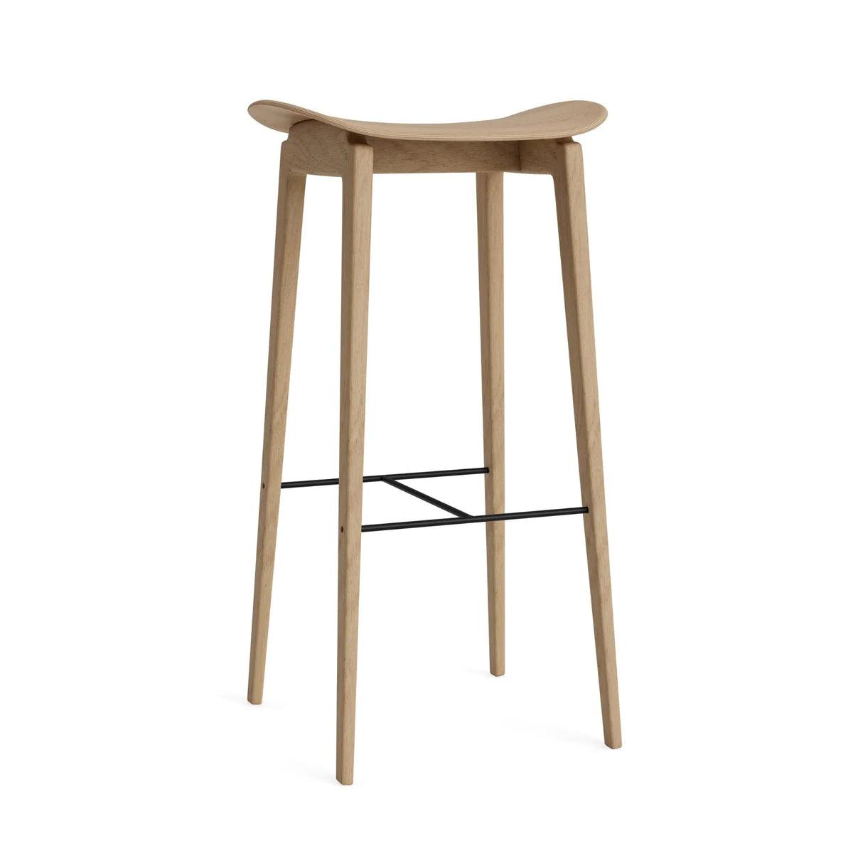 Stołek barowy wyższy NY11 dębowy NORR11 Eye on Design