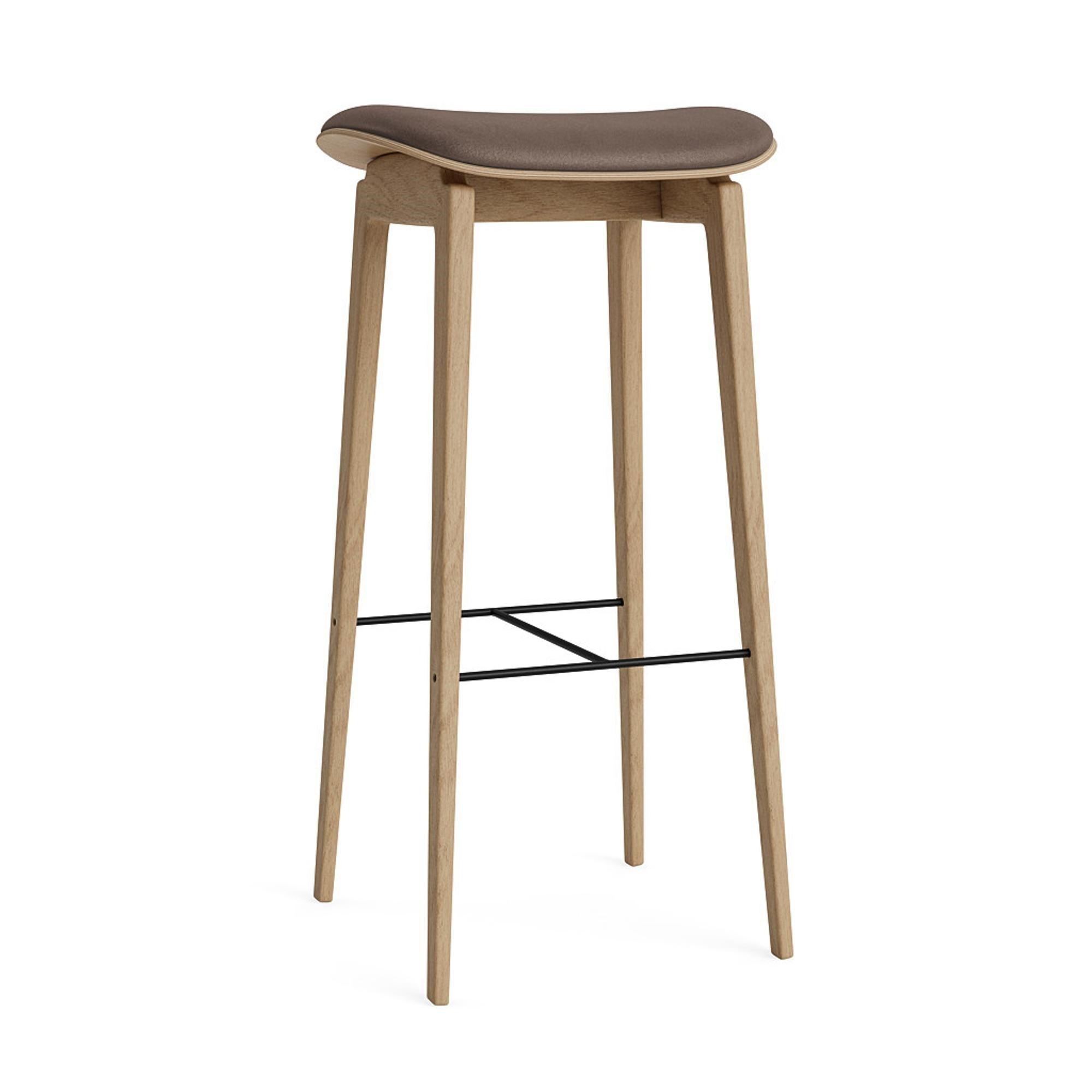 Stołek barowy wyższy NY11 dębowy NORR11 Eye on Design