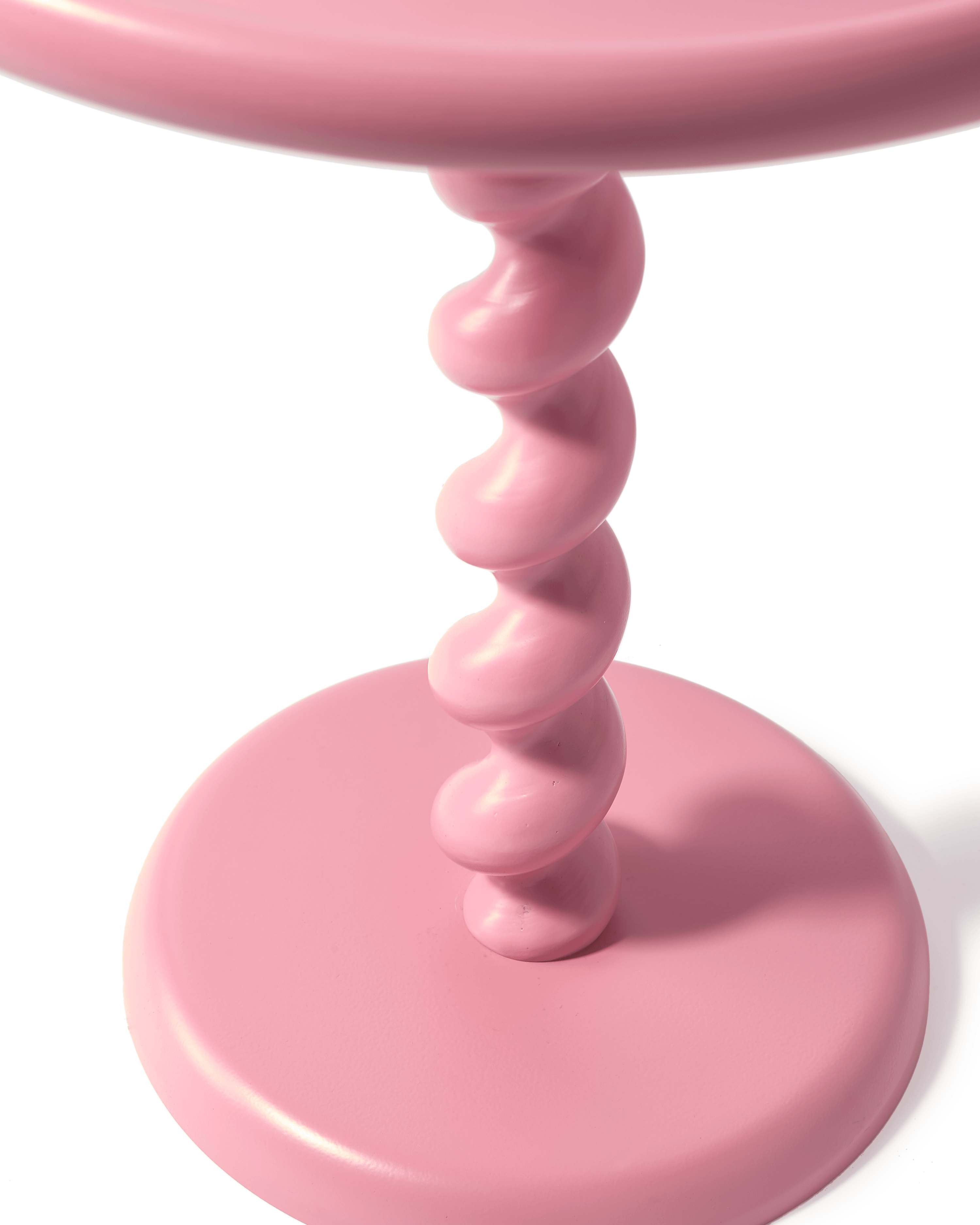 Stolik boczny TWISTER jasnoróżowy Pols Potten Eye on Design