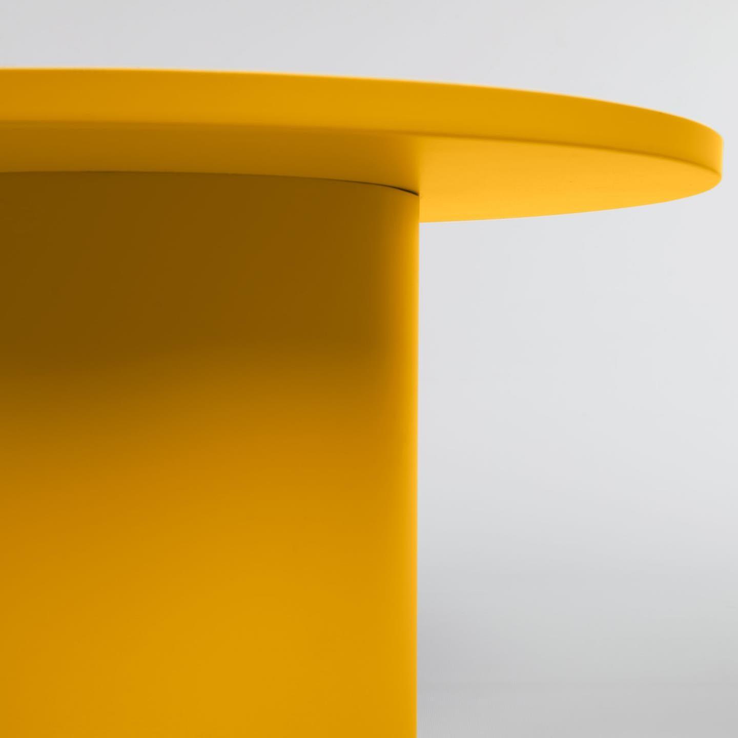 Stolik kawowy FLEKSA musztardowy La Forma Eye on Design
